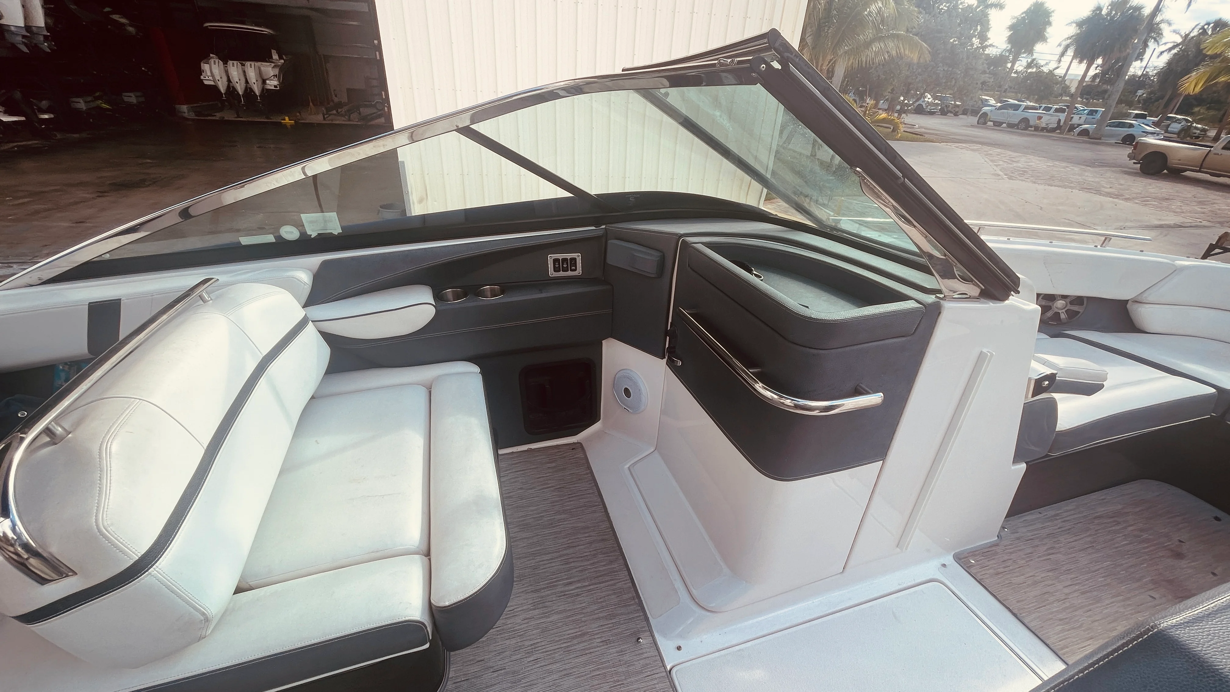 2016 Regal 2800 BOWRIDER Image Thumbnail #41