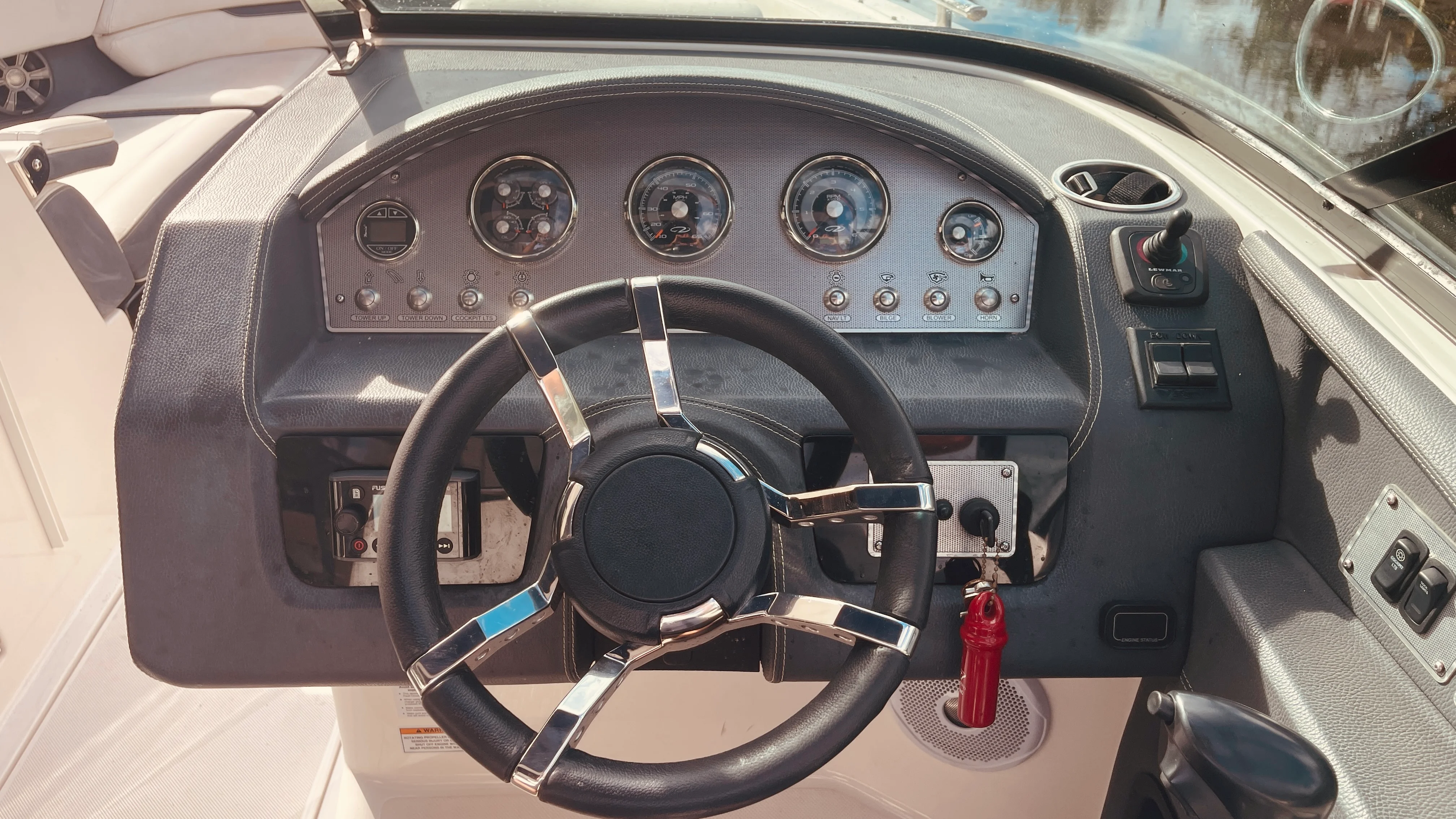 2016 Regal 2800 BOWRIDER Image Thumbnail #25