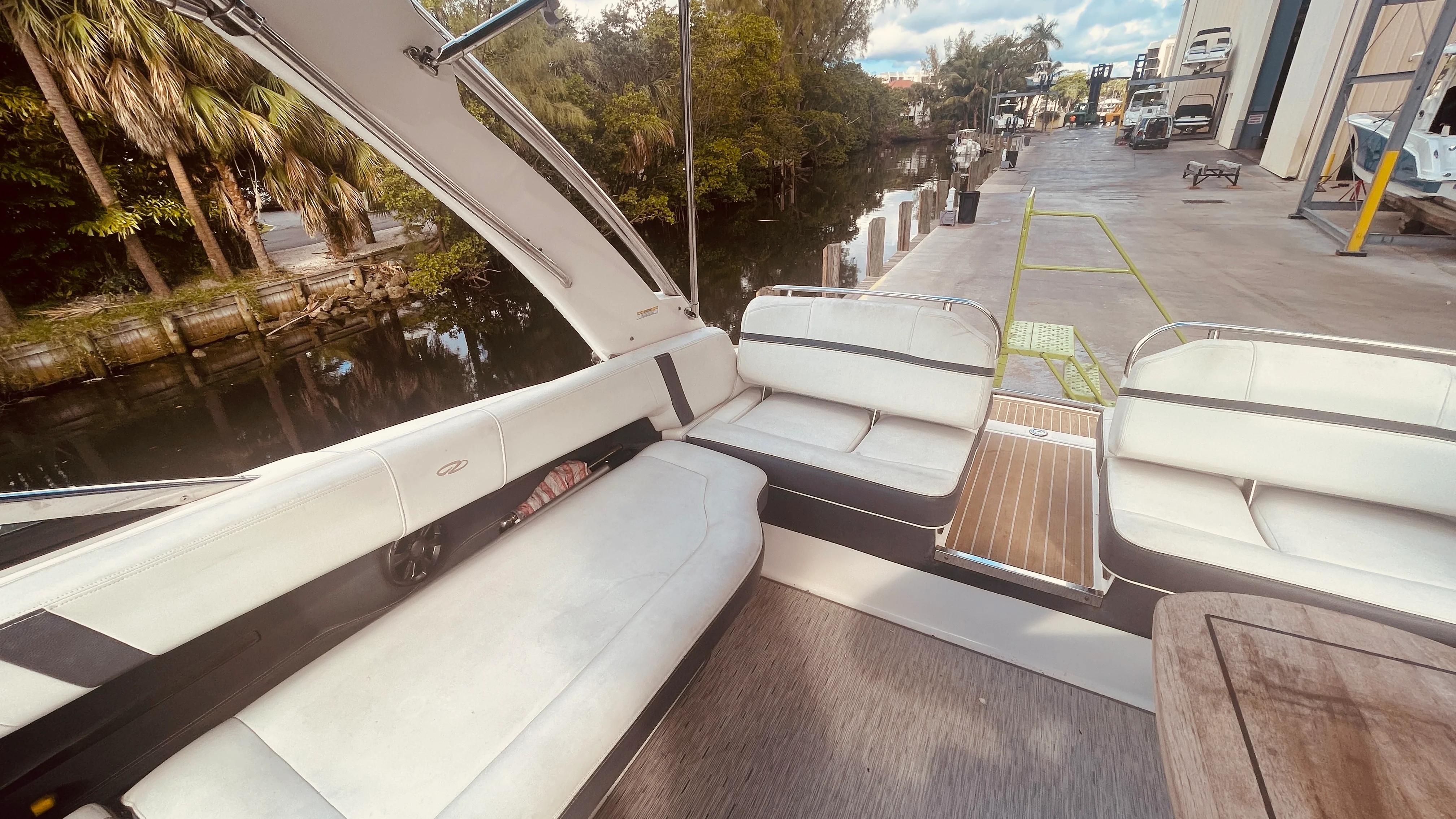 2016 Regal 2800 BOWRIDER Image Thumbnail #36