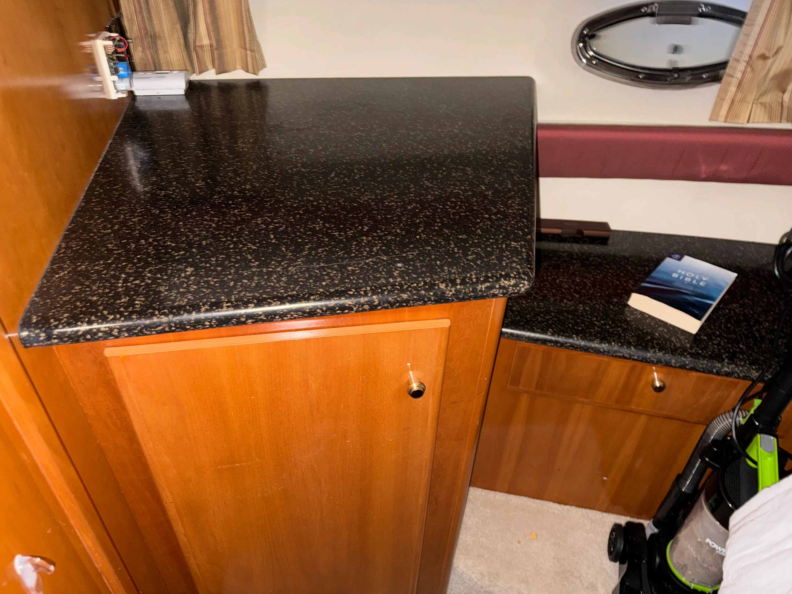 2001 Carver Yachts 356 AFT Image Thumbnail #26