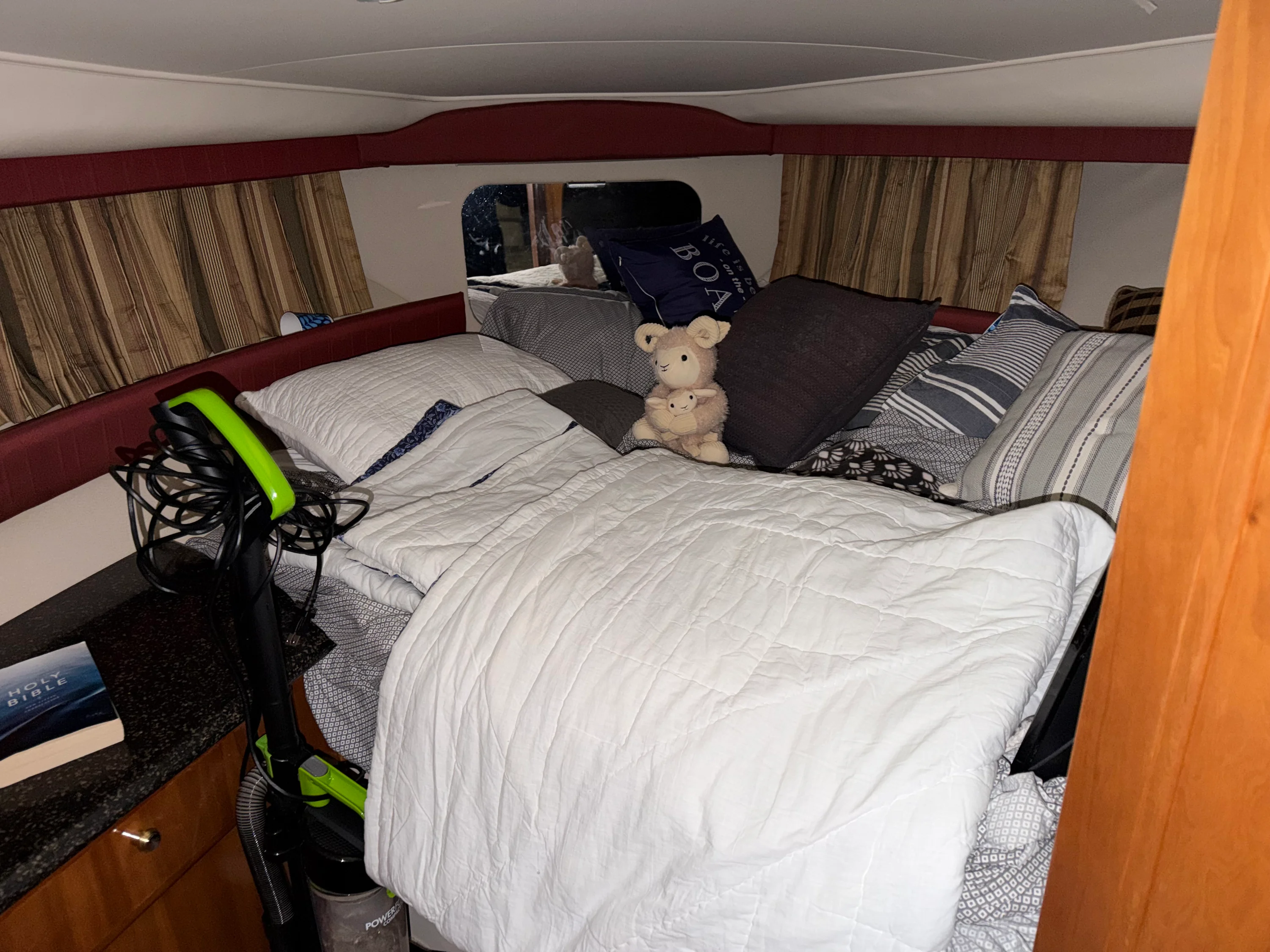 2001 Carver Yachts 356 AFT Image Thumbnail #27