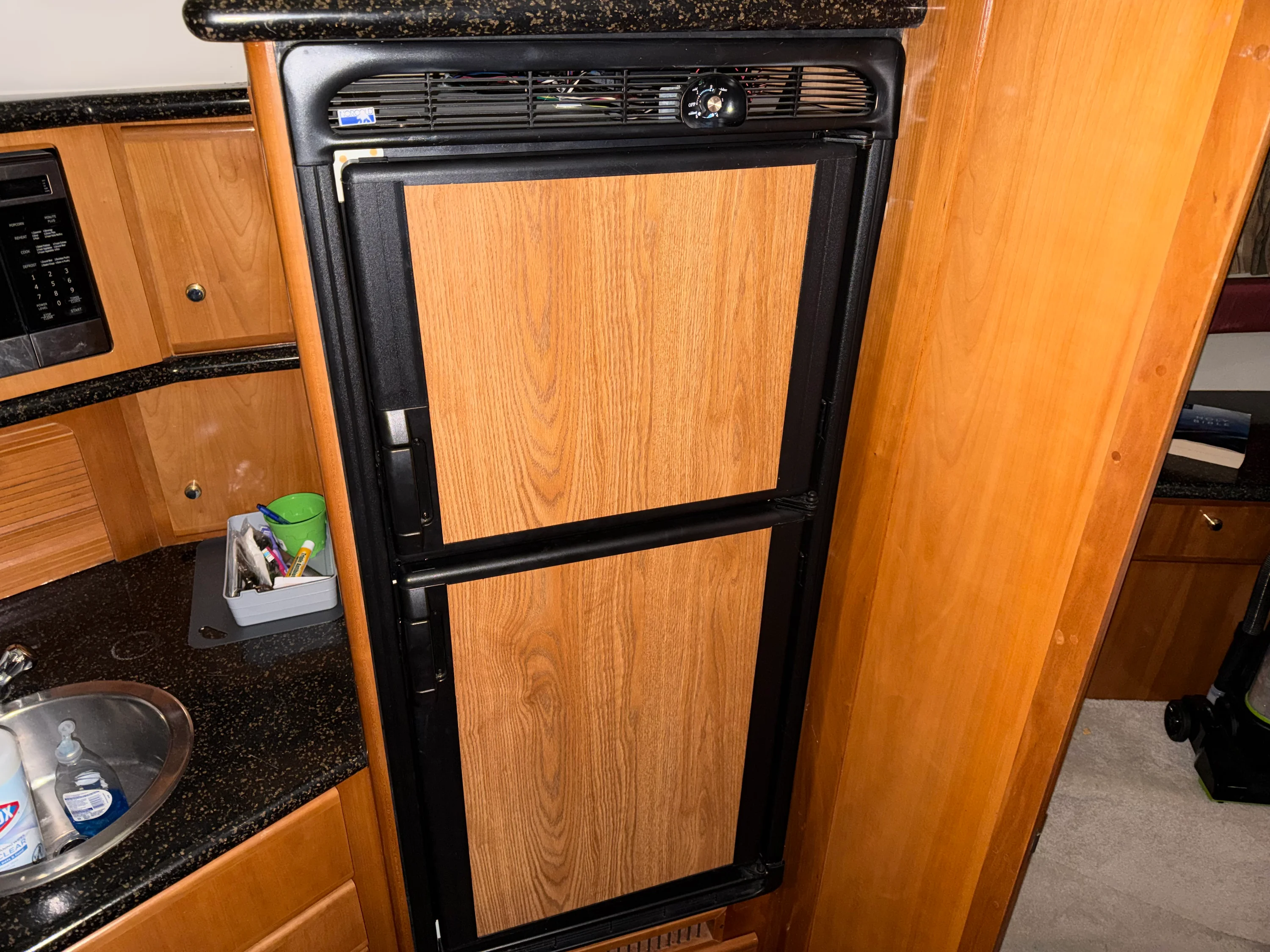 2001 Carver Yachts 356 AFT Image Thumbnail #29