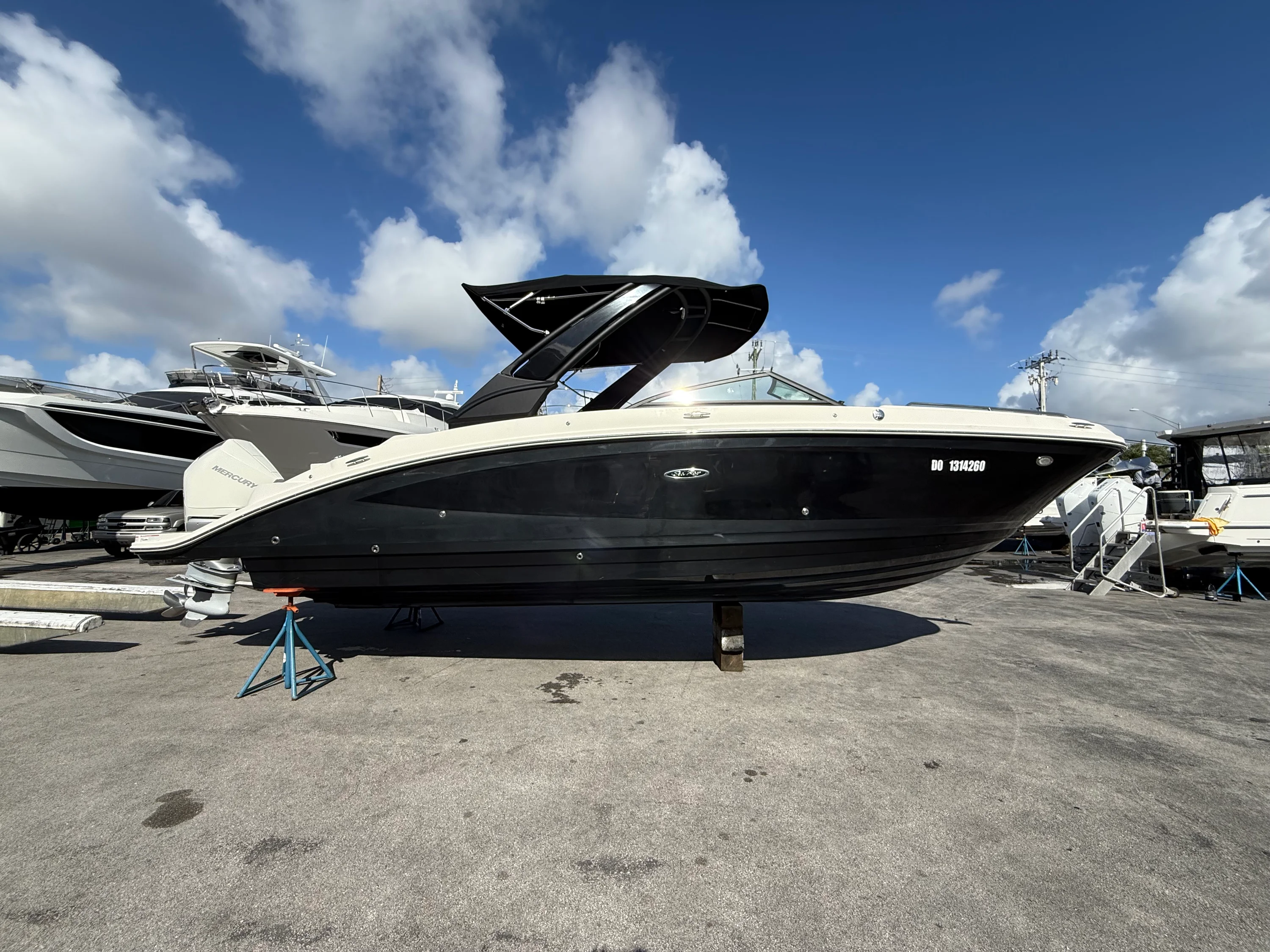 2021 Sea Ray SDX 270 Outboard Image Thumbnail #1