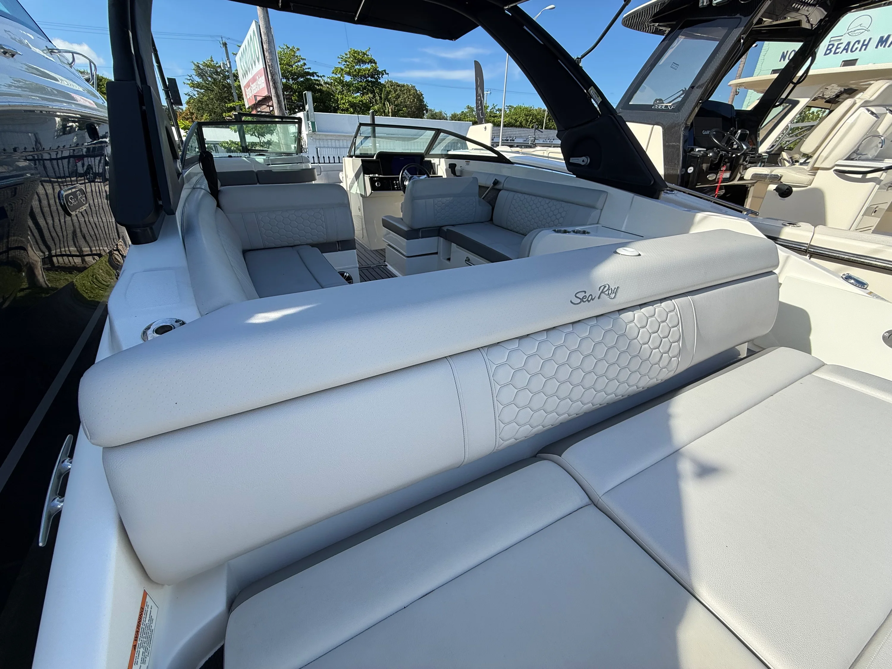 2021 Sea Ray SDX 270 Outboard Image Thumbnail #16