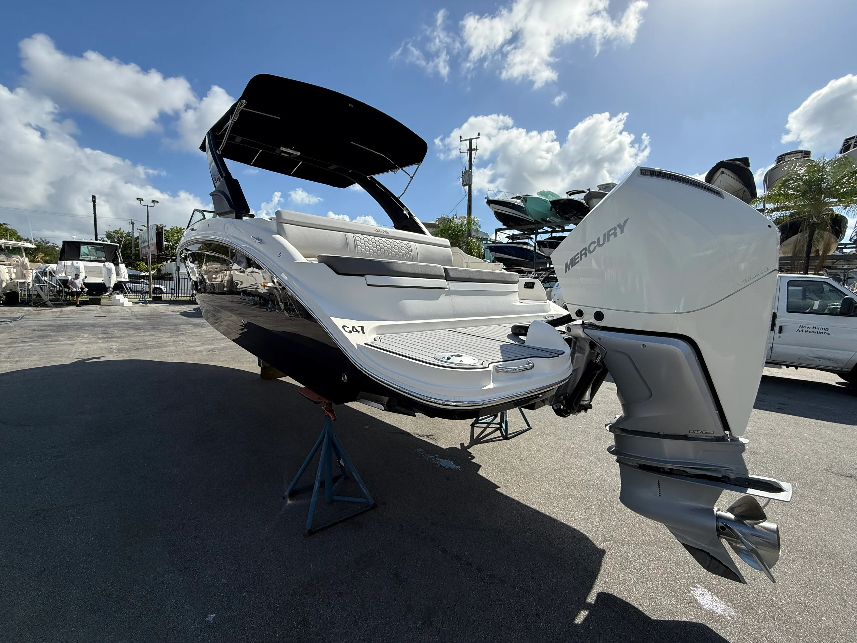 2021 Sea Ray SDX 270 Outboard Image Thumbnail #4