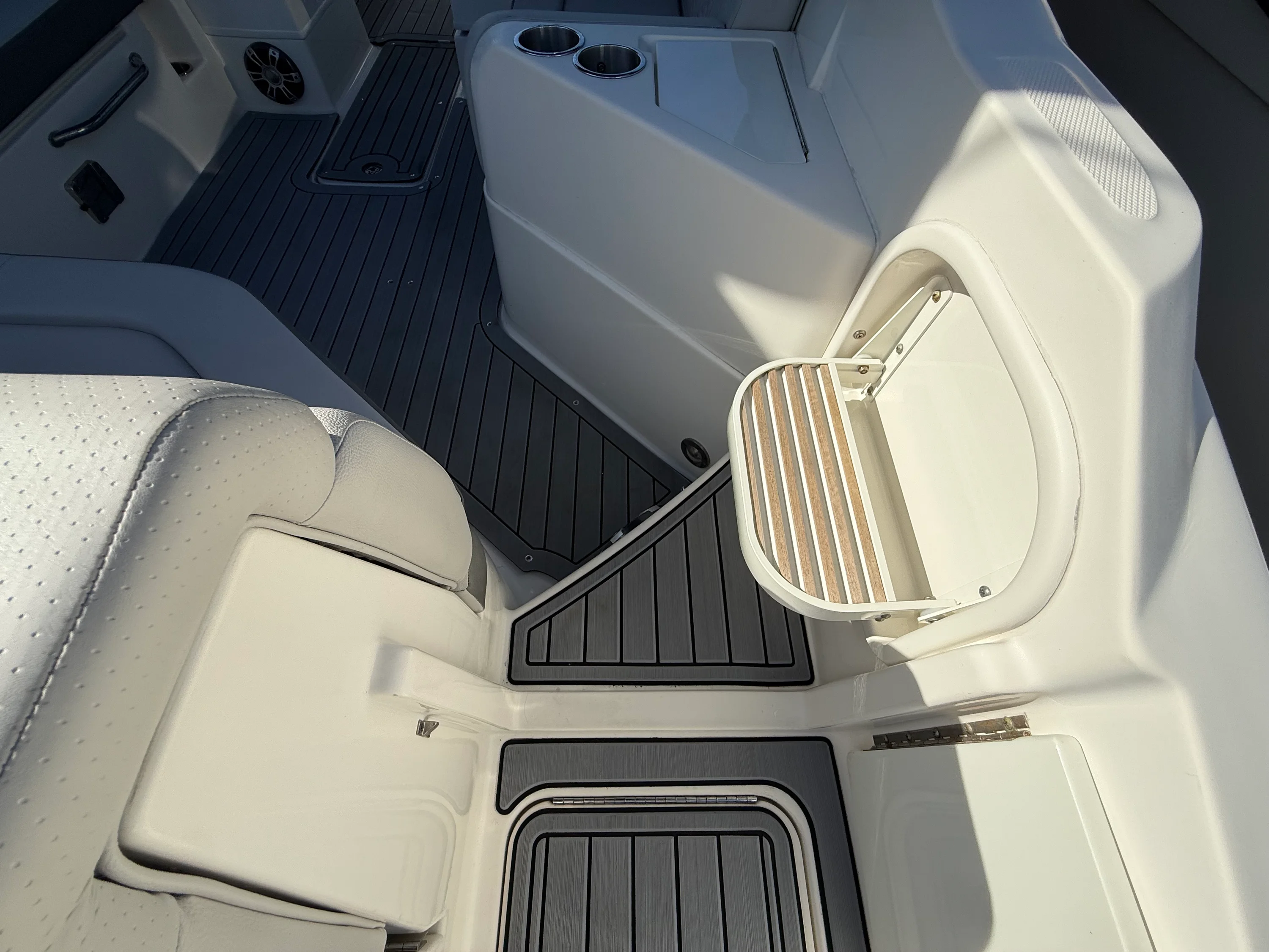 2021 Sea Ray SDX 270 Outboard Image Thumbnail #18