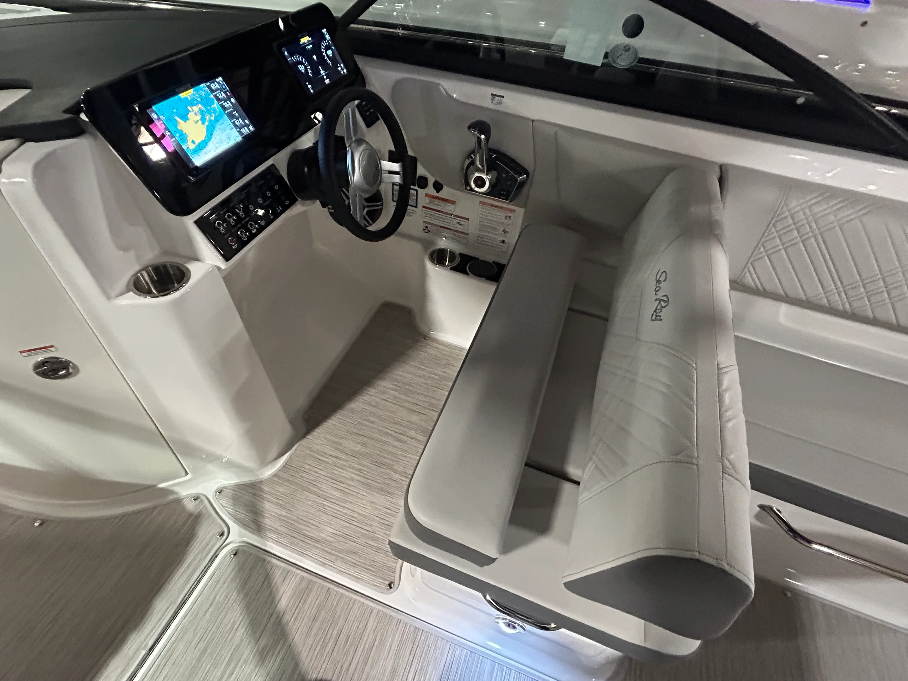 2026 Sea Ray SDX 270 Outboard Image Thumbnail #12