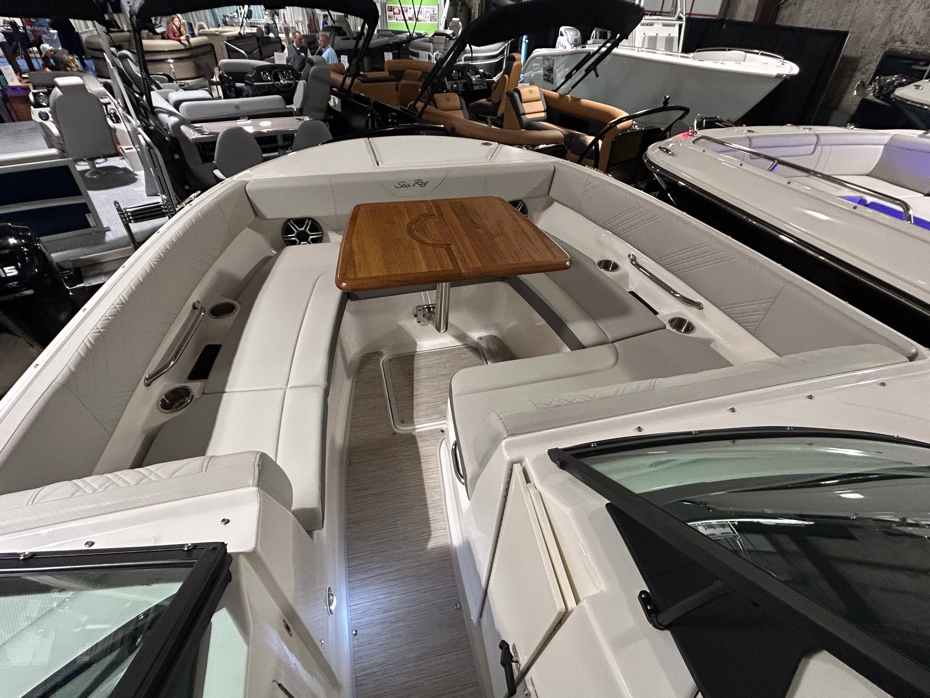 2026 Sea Ray SDX 270 Outboard Image Thumbnail #17