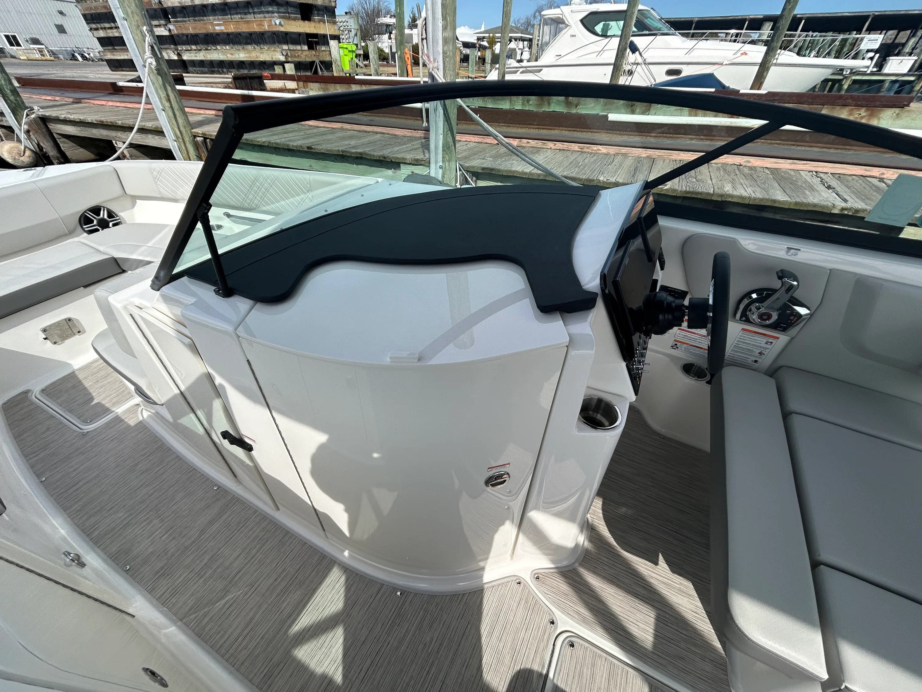 2026 Sea Ray SDX 270 Outboard Image Thumbnail #26