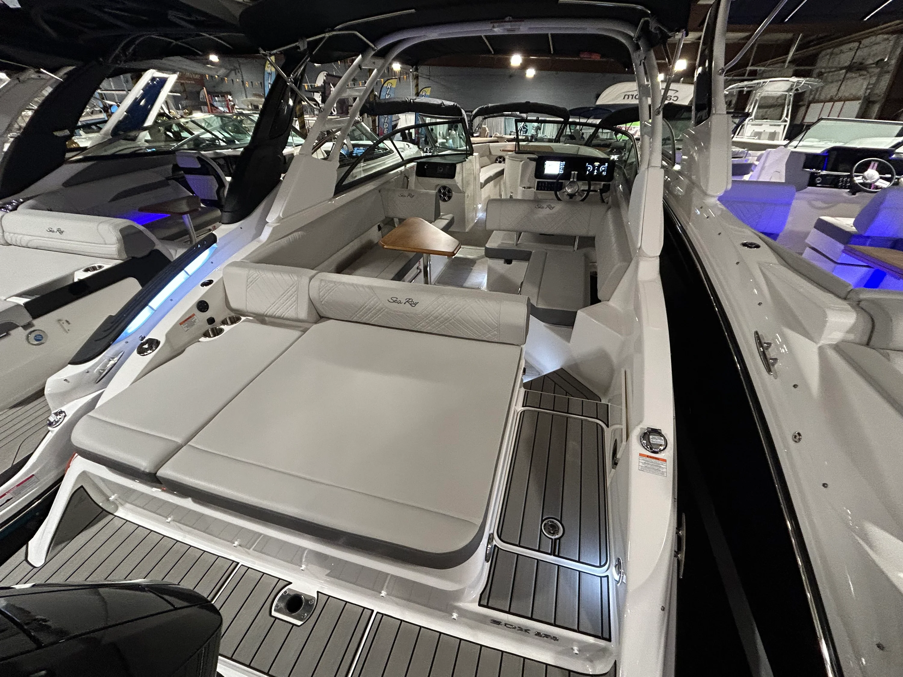 2026 Sea Ray SDX 270 Outboard Image Thumbnail #3