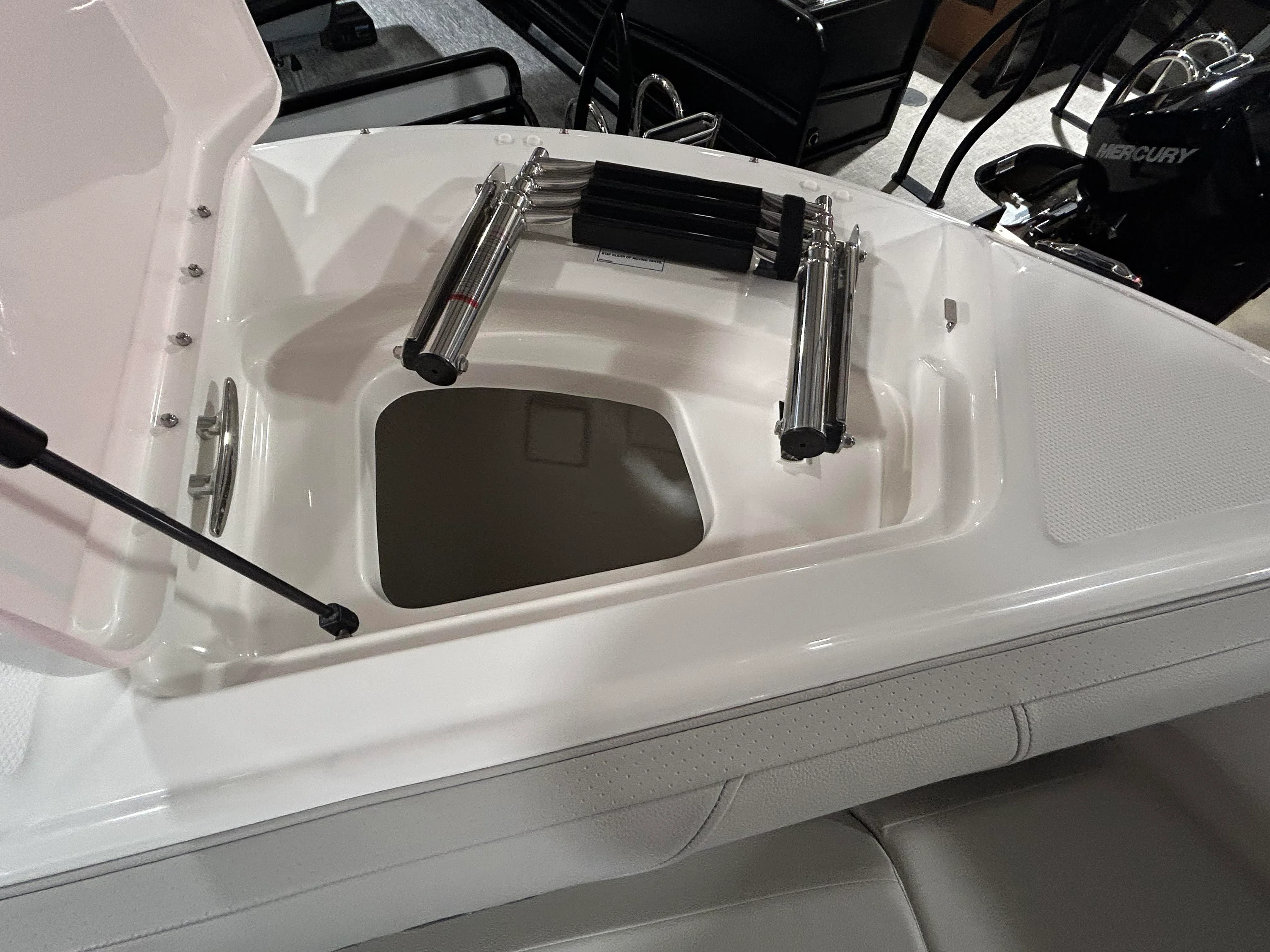 2026 Sea Ray SDX 270 Outboard Image Thumbnail #20