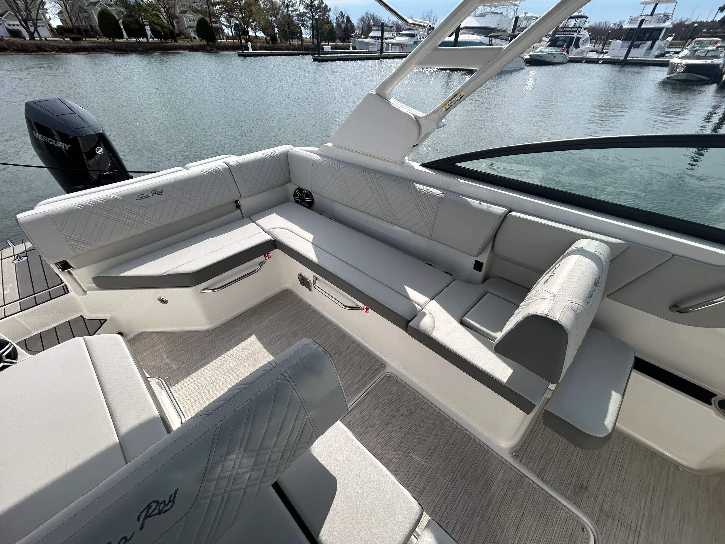 2026 Sea Ray SDX 270 Outboard Image Thumbnail #16