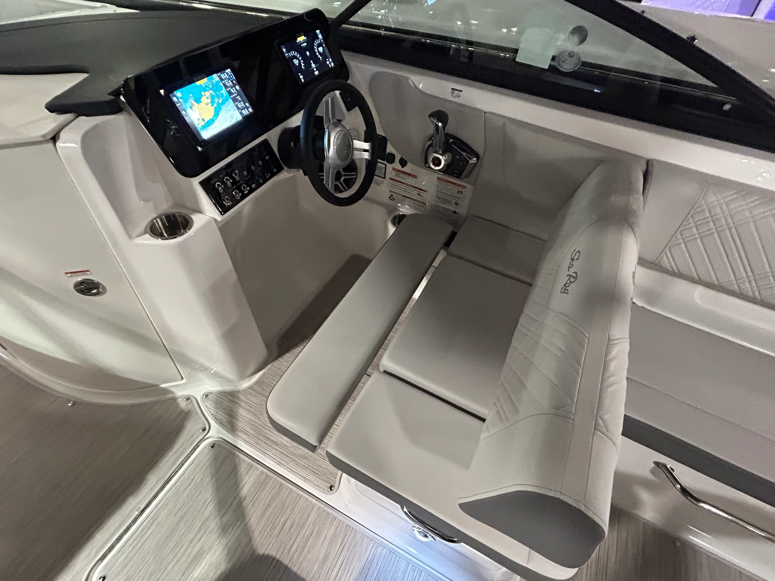 2026 Sea Ray SDX 270 Outboard Image Thumbnail #13