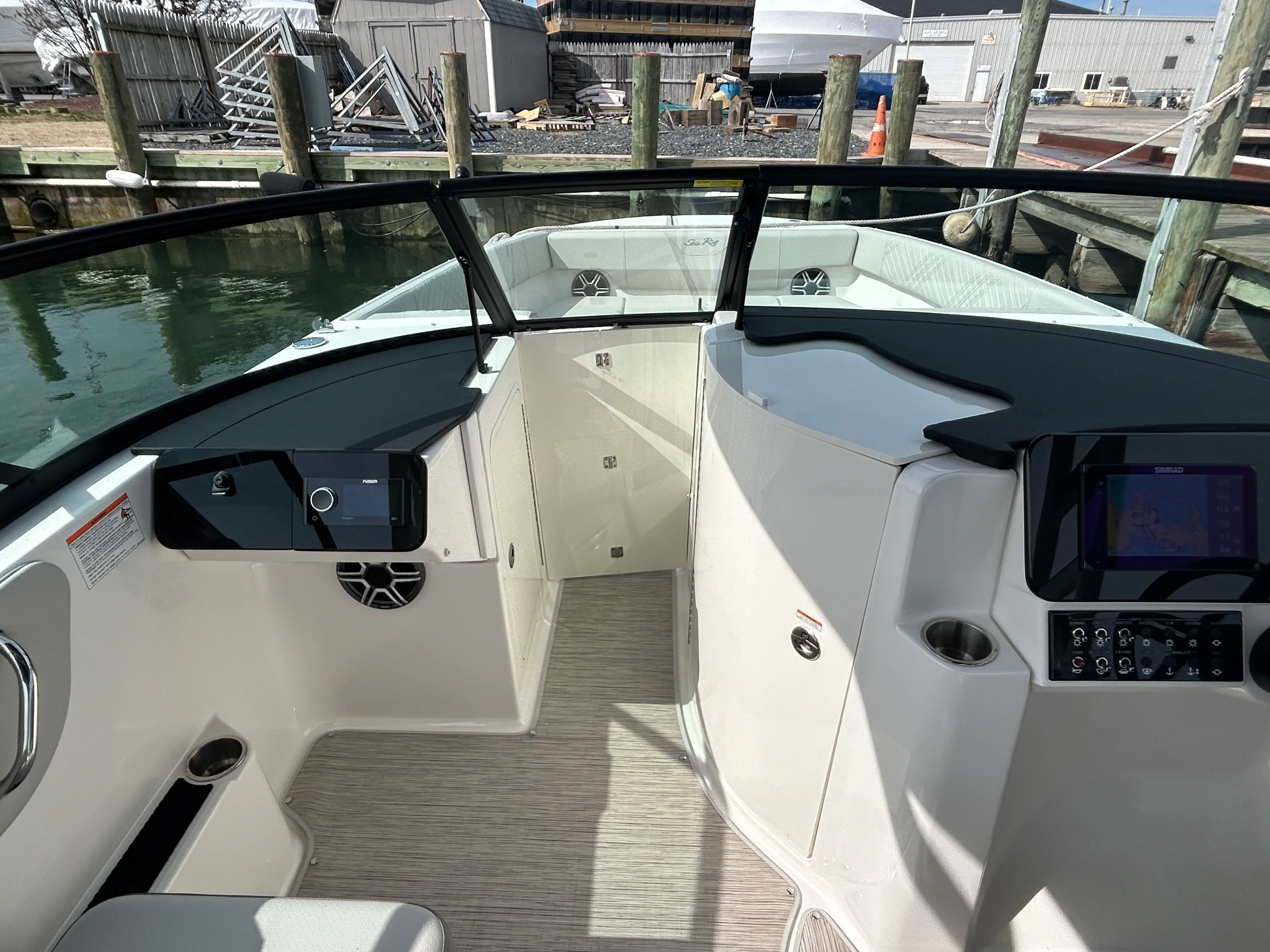 2026 Sea Ray SDX 270 Outboard Image Thumbnail #24