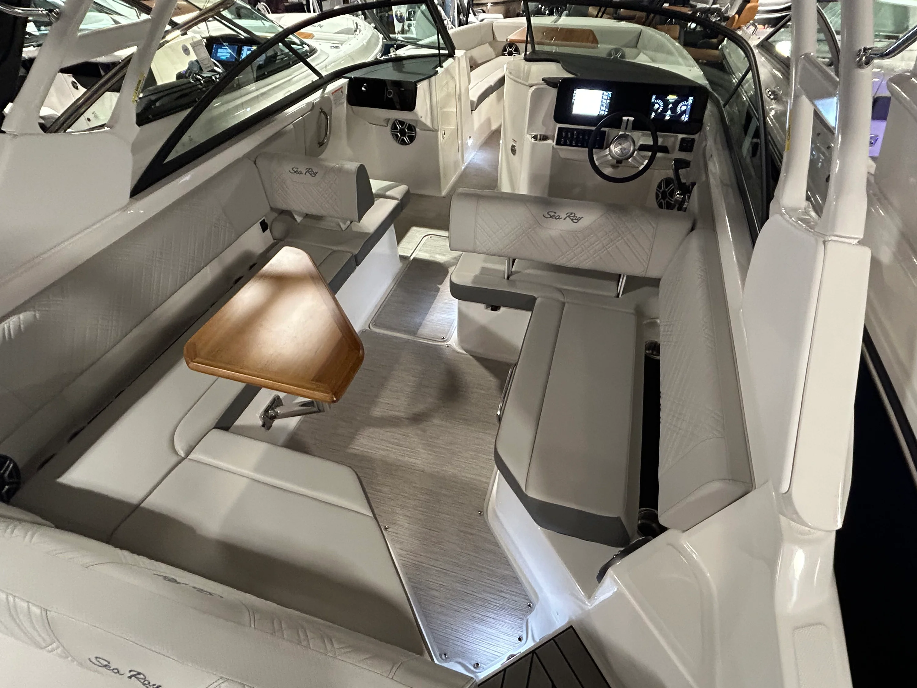 2026 Sea Ray SDX 270 Outboard Image Thumbnail #2