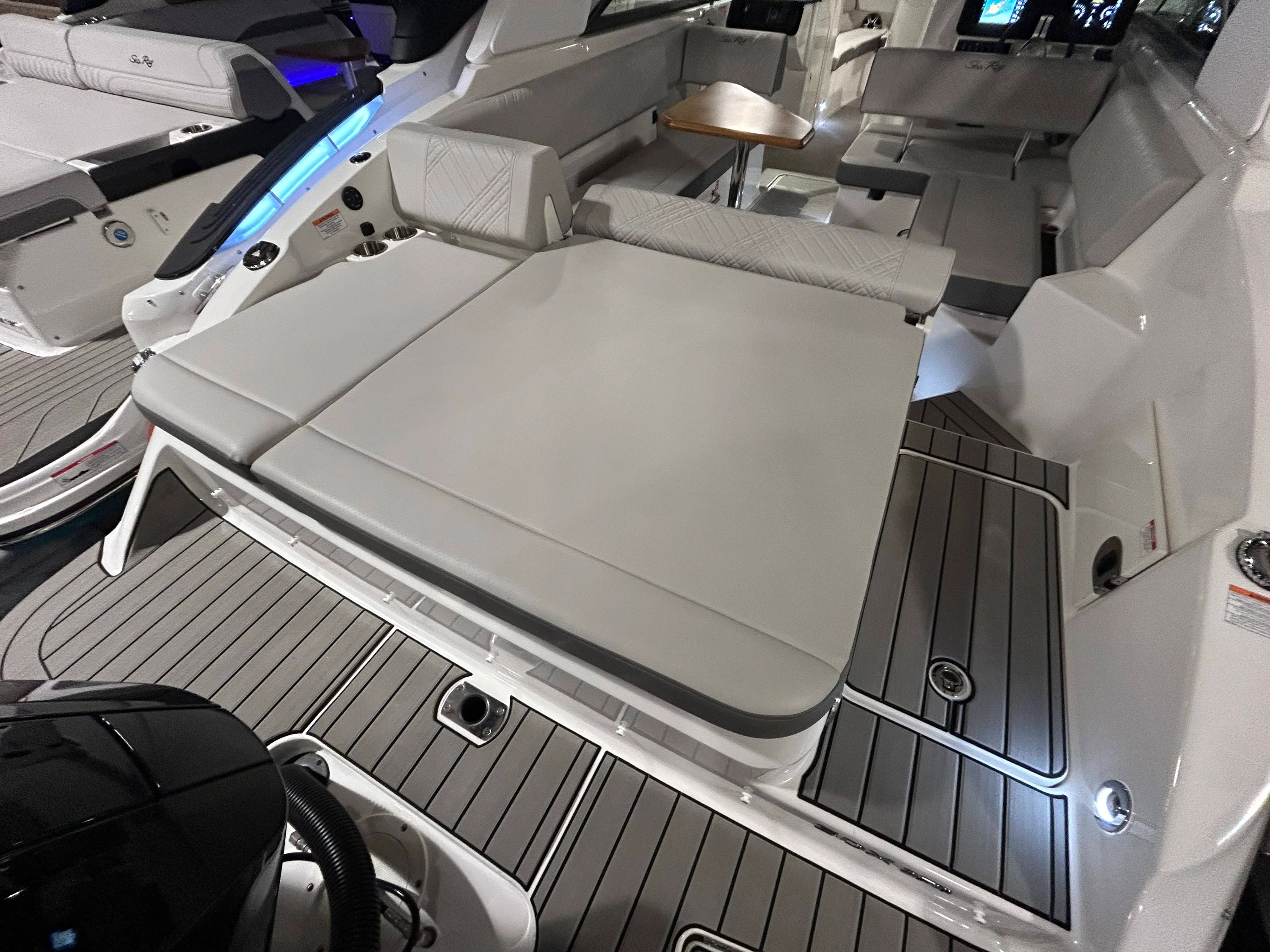 2026 Sea Ray SDX 270 Outboard Image Thumbnail #5