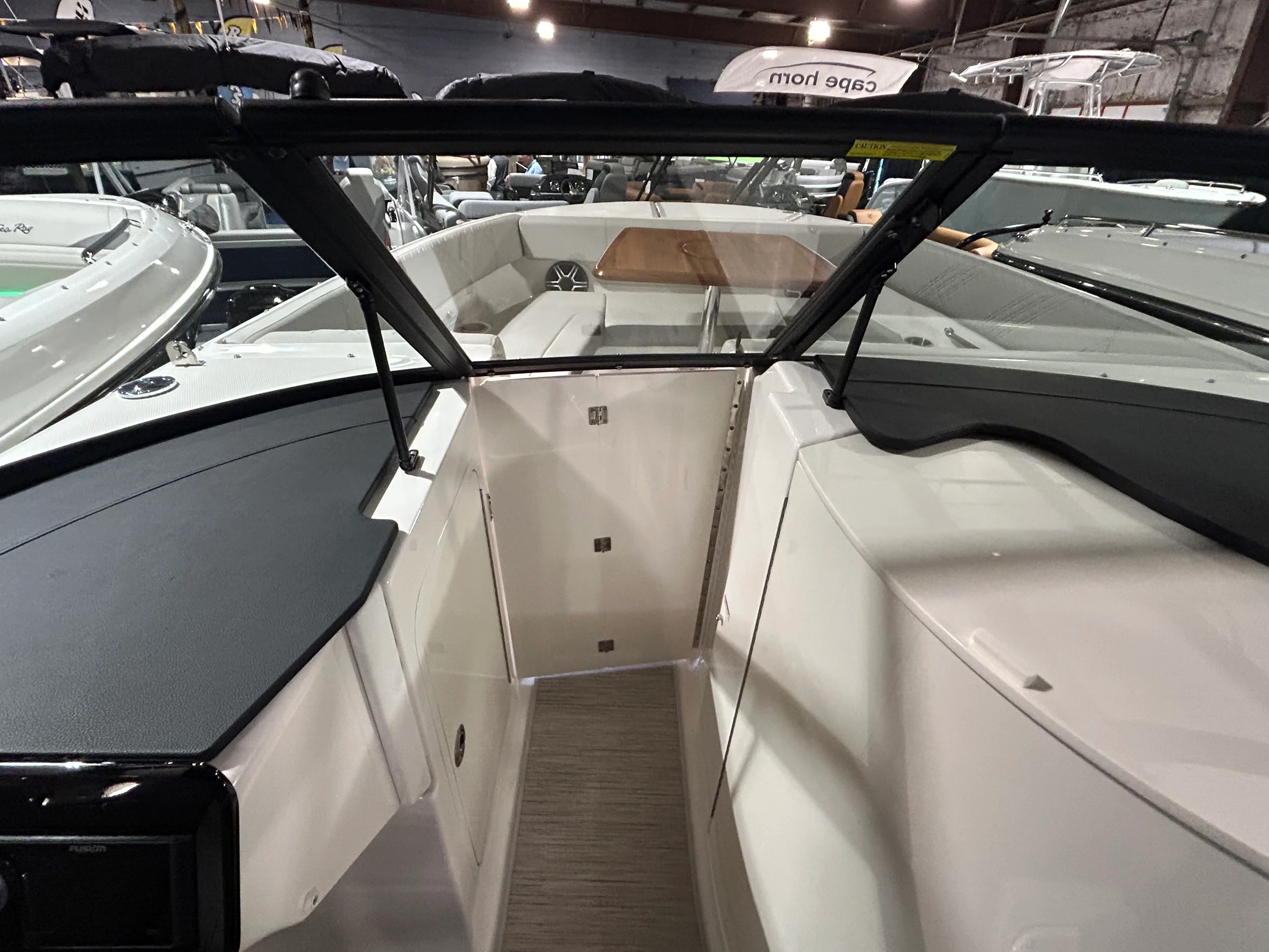 2026 Sea Ray SDX 270 Outboard Image Thumbnail #16