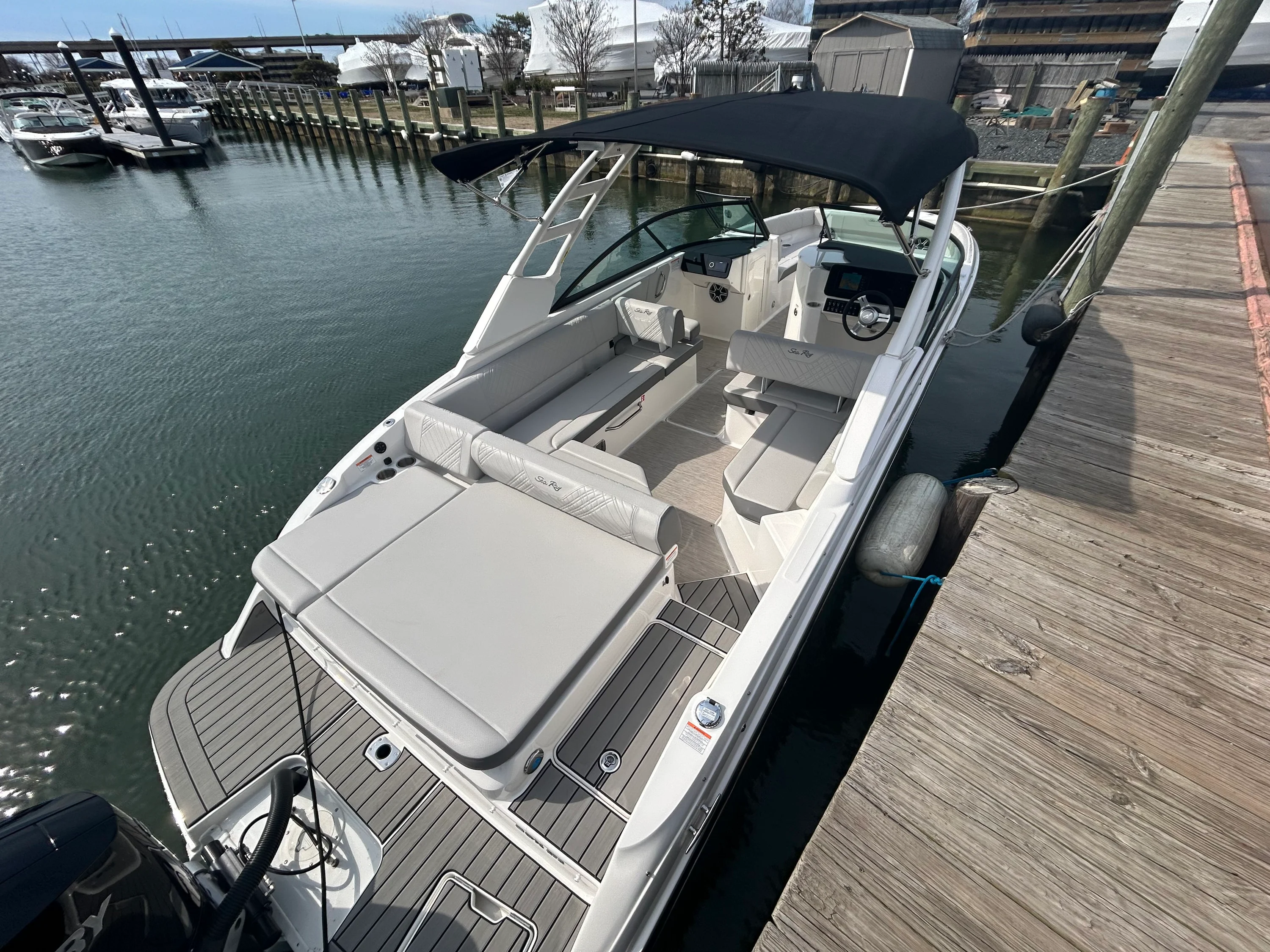 2026 Sea Ray SDX 270 Outboard Image Thumbnail #10