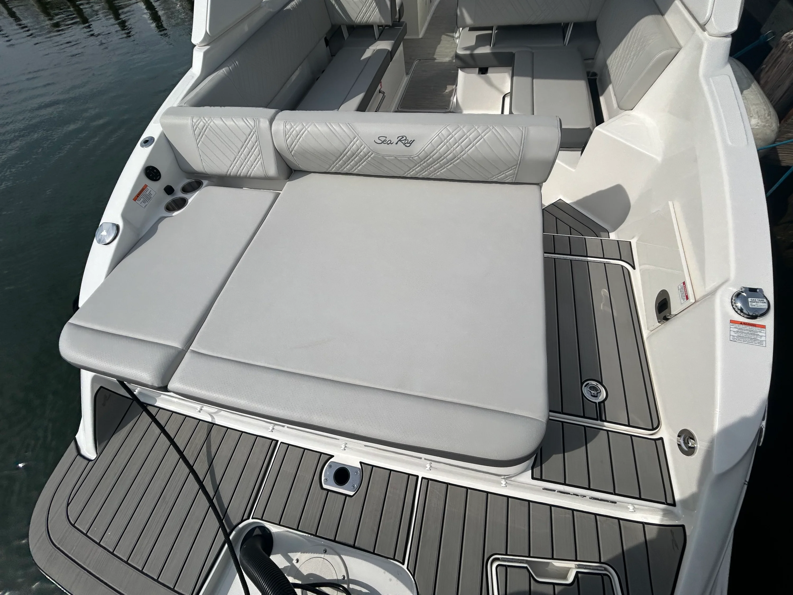 2026 Sea Ray SDX 270 Outboard Image Thumbnail #12