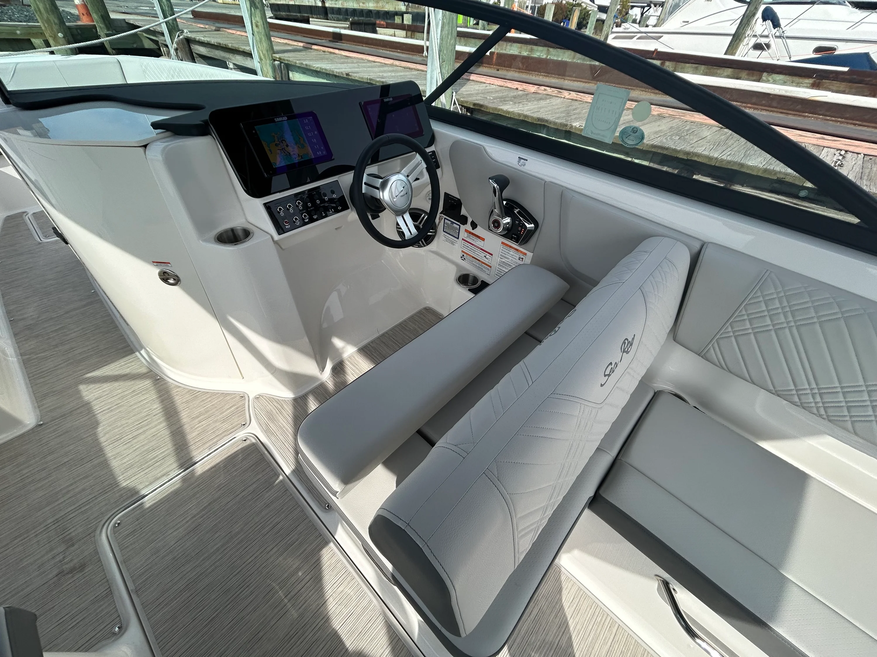 2026 Sea Ray SDX 270 Outboard Image Thumbnail #21