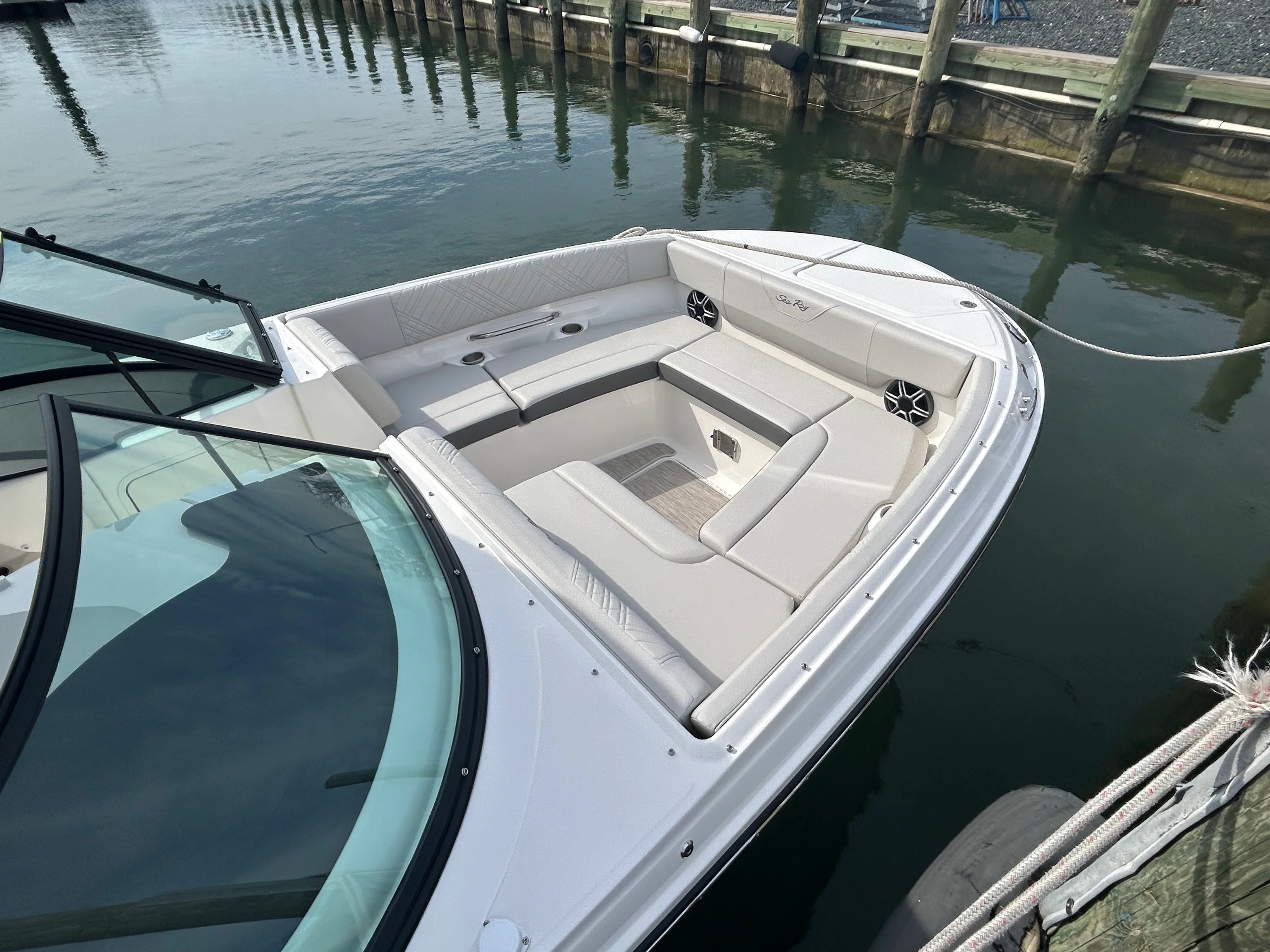 2026 Sea Ray SDX 270 Outboard Image Thumbnail #28