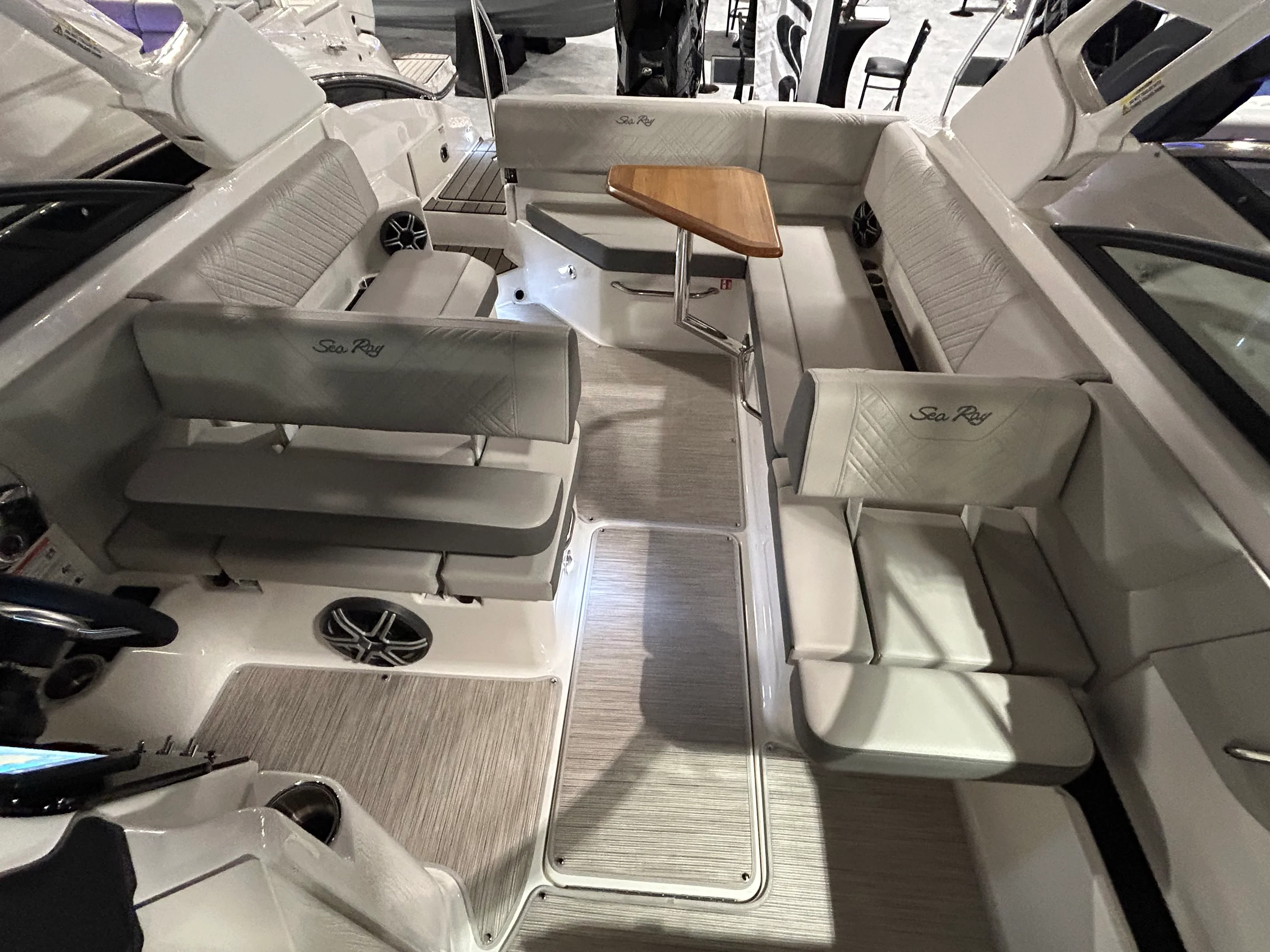 2026 Sea Ray SDX 270 Outboard Image Thumbnail #1