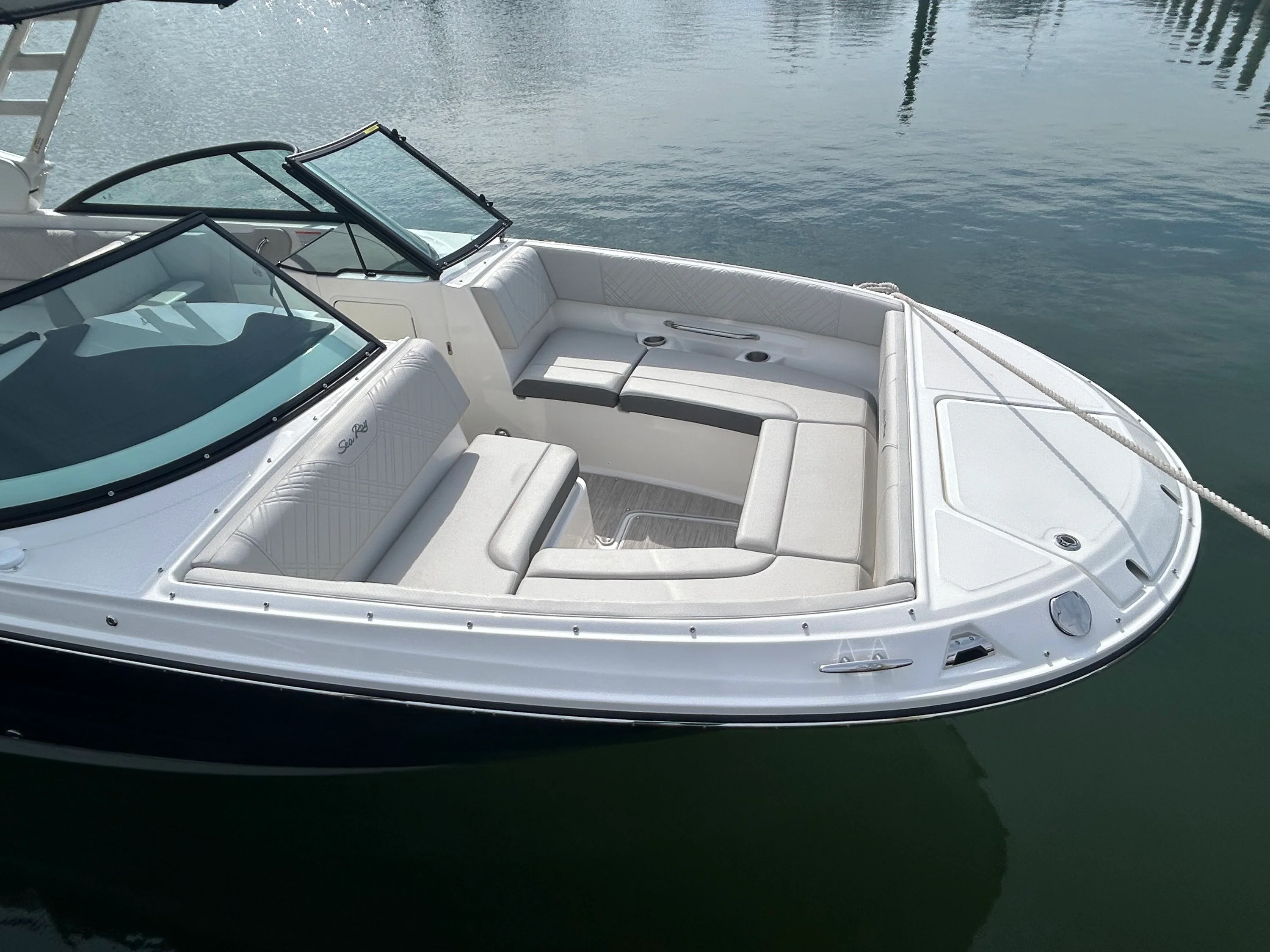 2026 Sea Ray SDX 270 Outboard Image Thumbnail #29