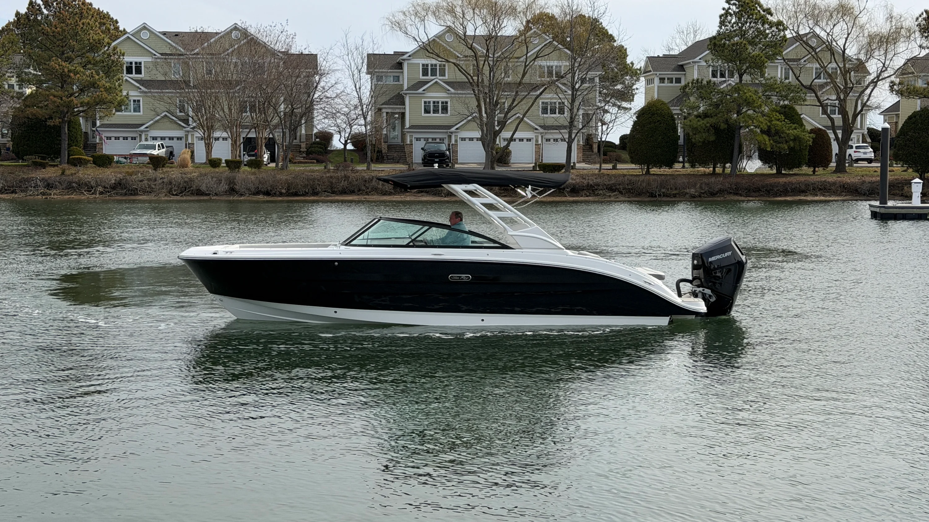 2026 Sea Ray SDX 270 Outboard Image Thumbnail #4