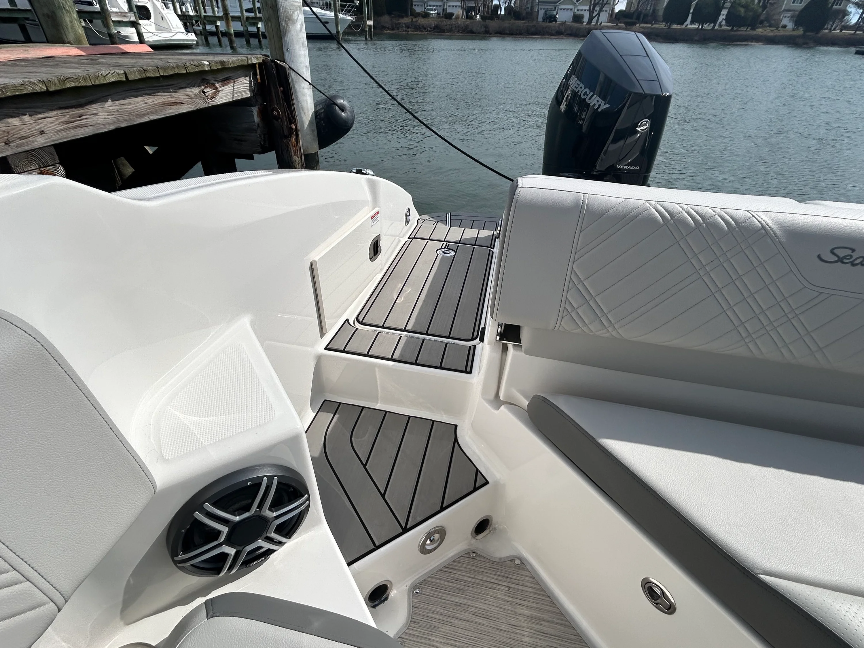 2026 Sea Ray SDX 270 Outboard Image Thumbnail #14