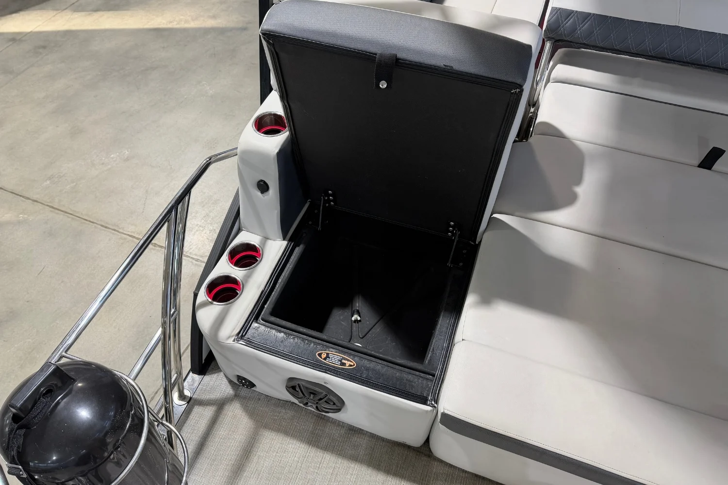 2023 Harris SUNLINER 230 Image Thumbnail #9