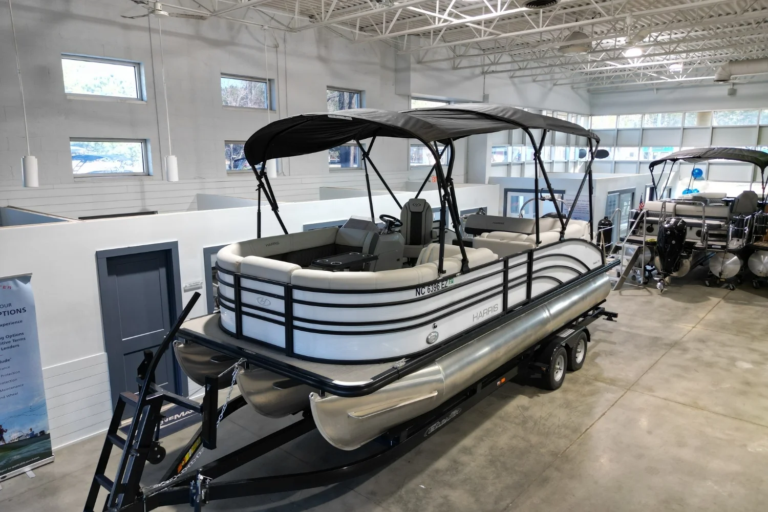 2023 Harris SUNLINER 230 Image Thumbnail #3