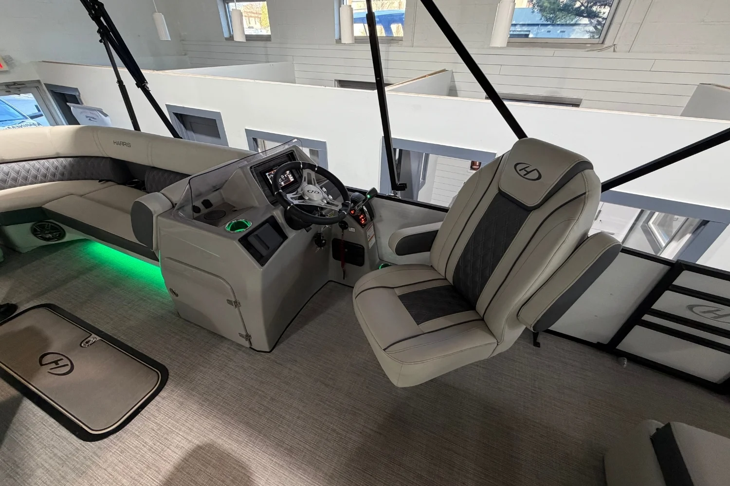 2023 Harris SUNLINER 230 Image Thumbnail #14