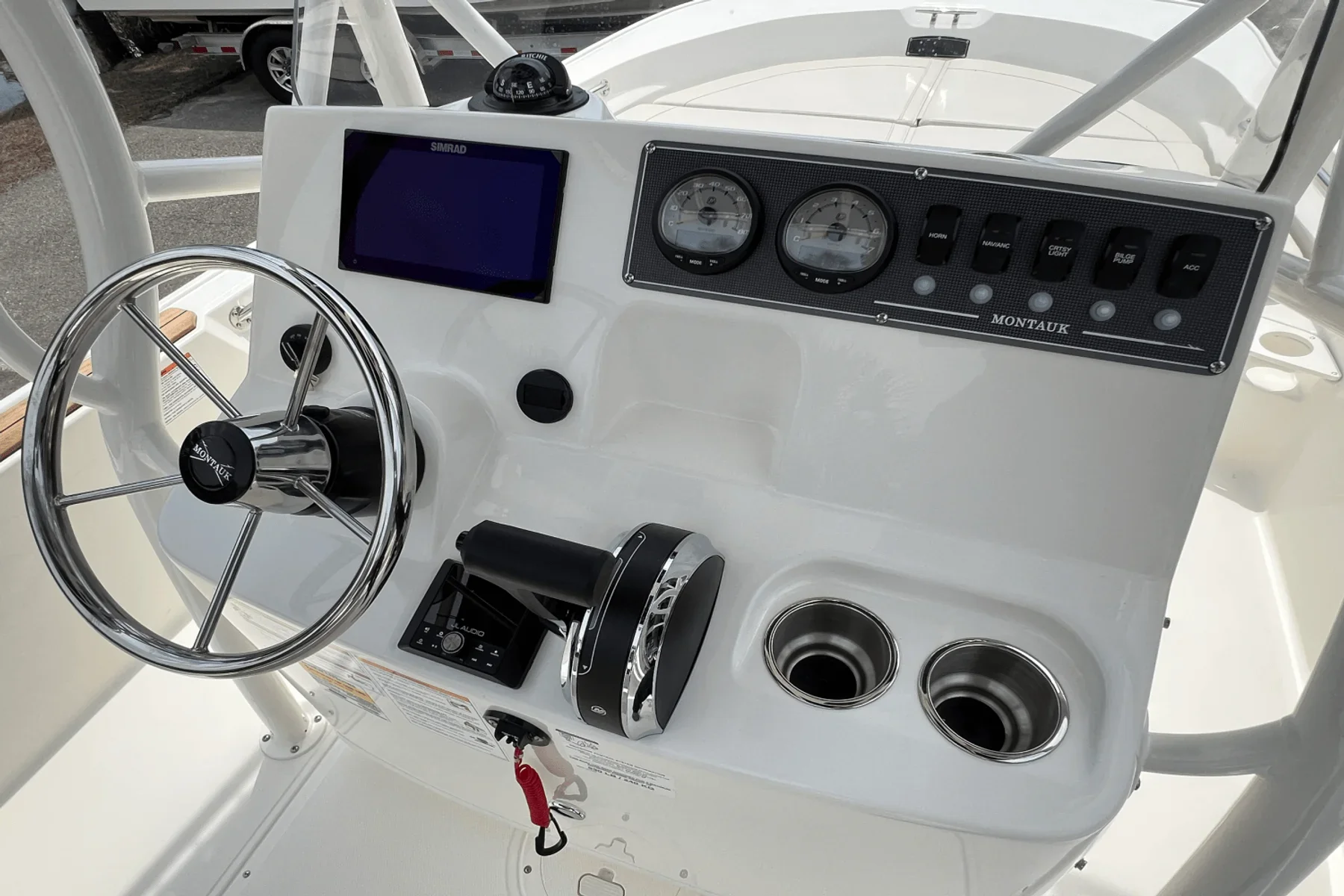 2025 Boston Whaler 190 MONTAUK Image Thumbnail #4