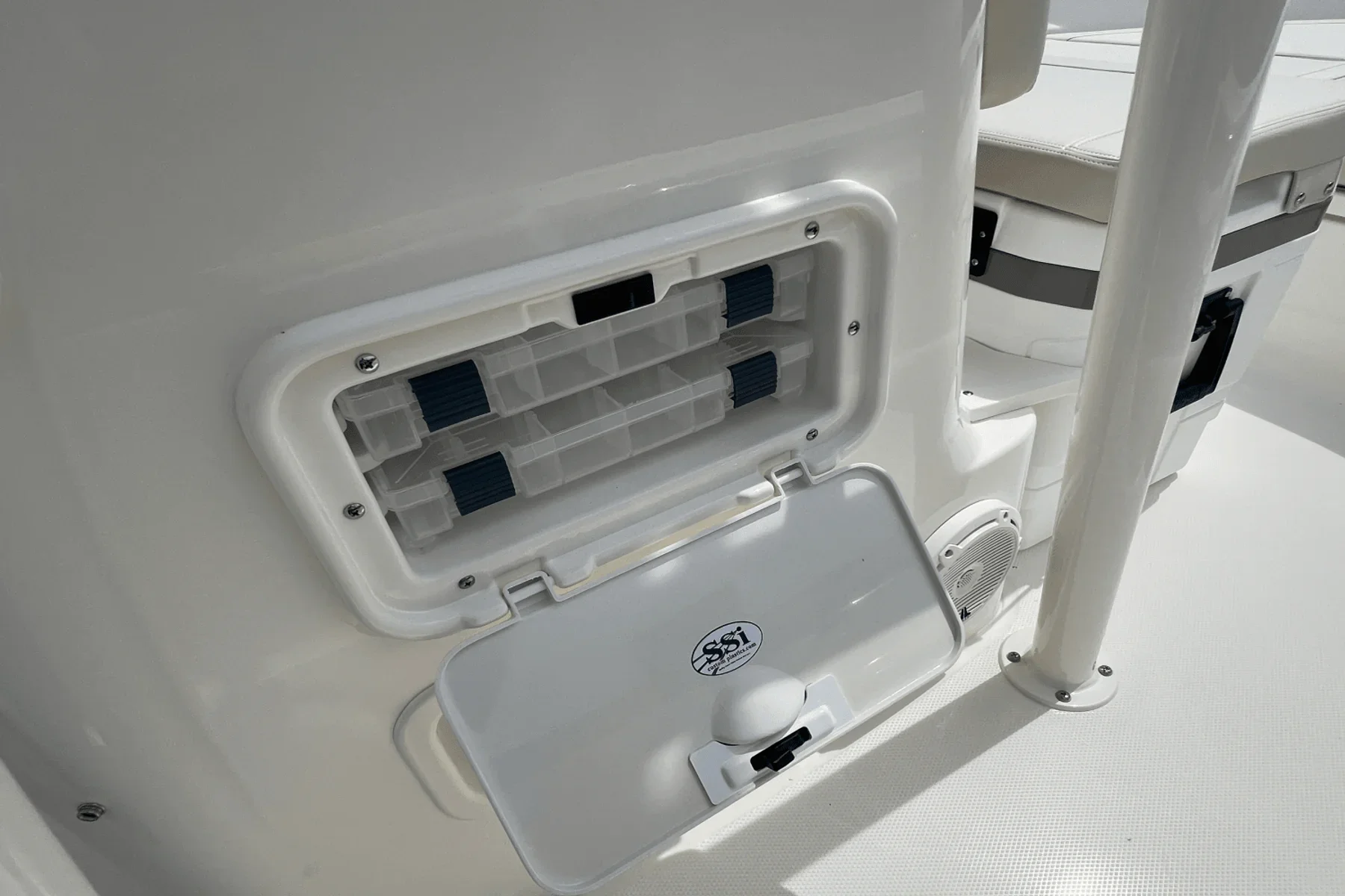 2025 Boston Whaler 190 MONTAUK Image Thumbnail #8