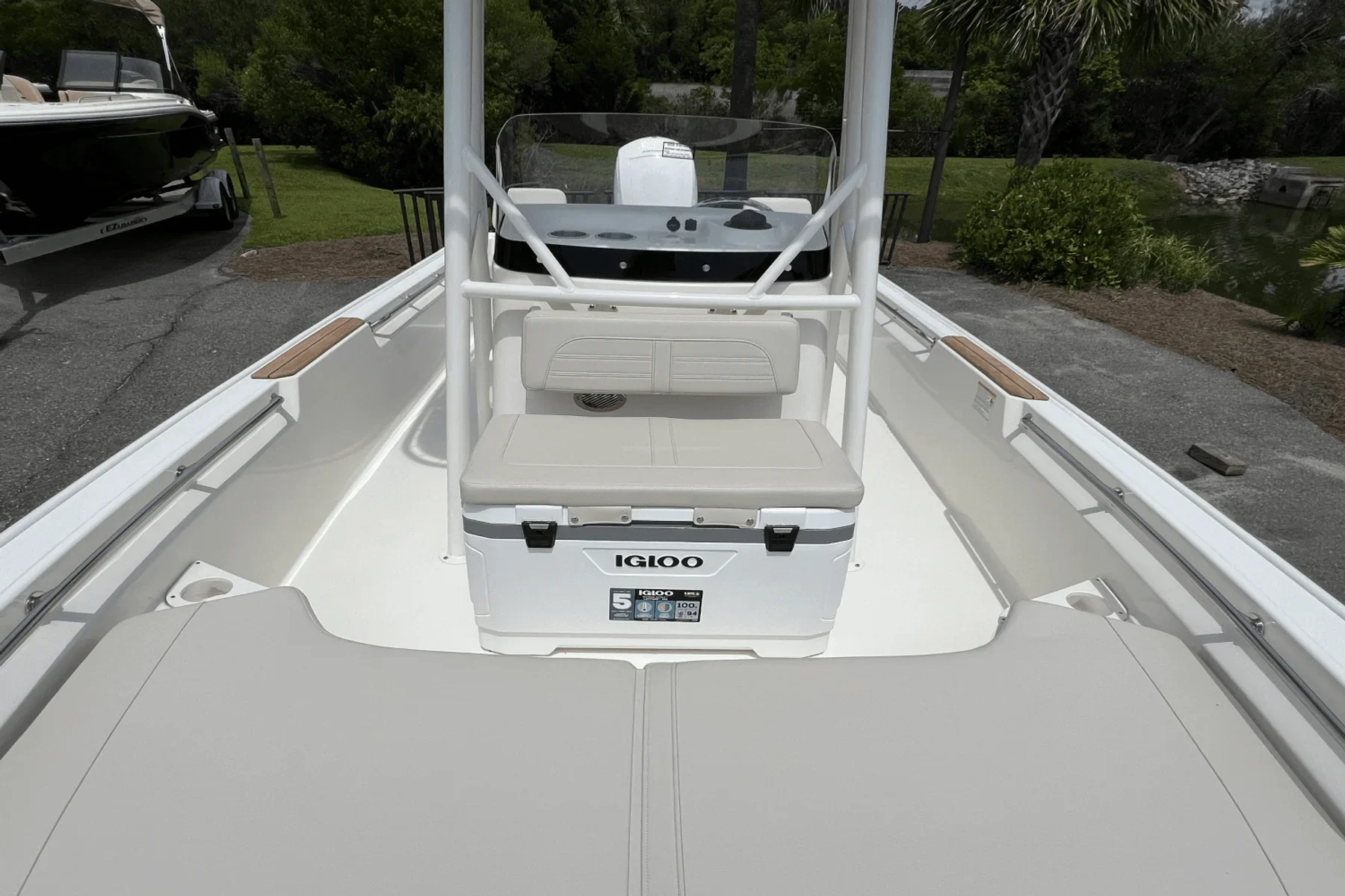2025 Boston Whaler 190 MONTAUK Image Thumbnail #7