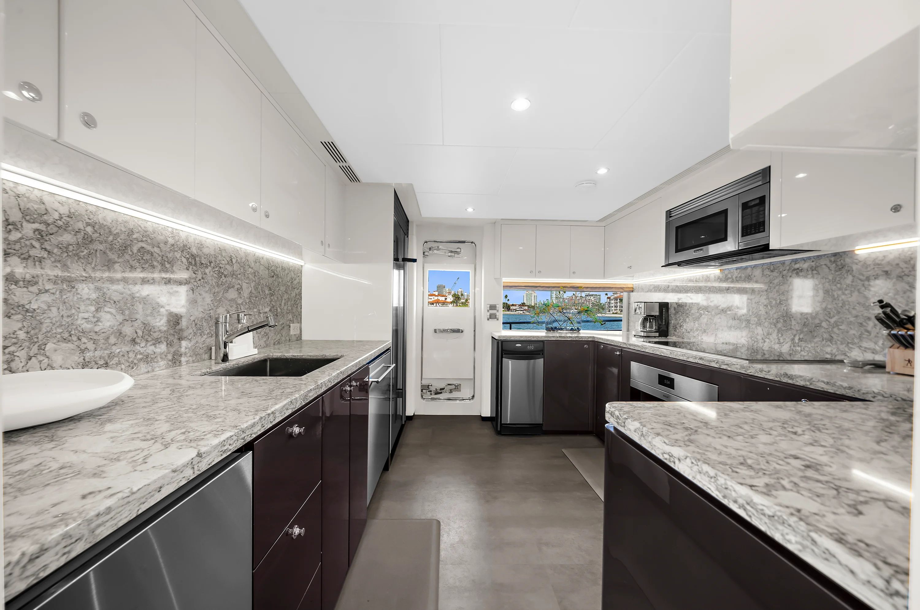 2024 Ocean Alexander 32 L Image Thumbnail #40