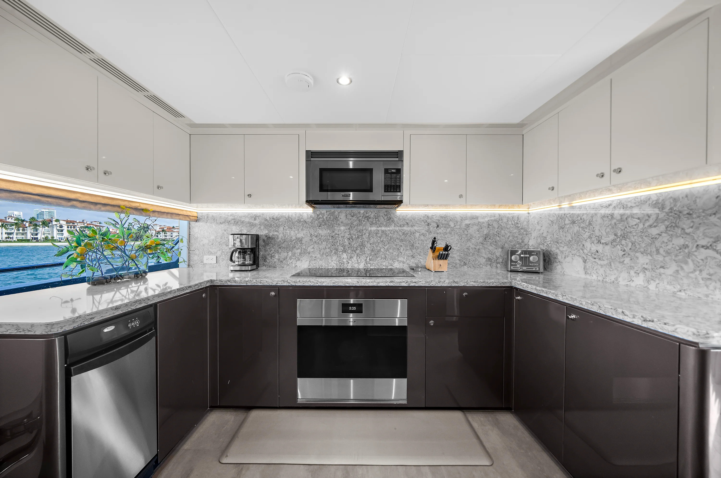 2024 Ocean Alexander 32 L Image Thumbnail #42