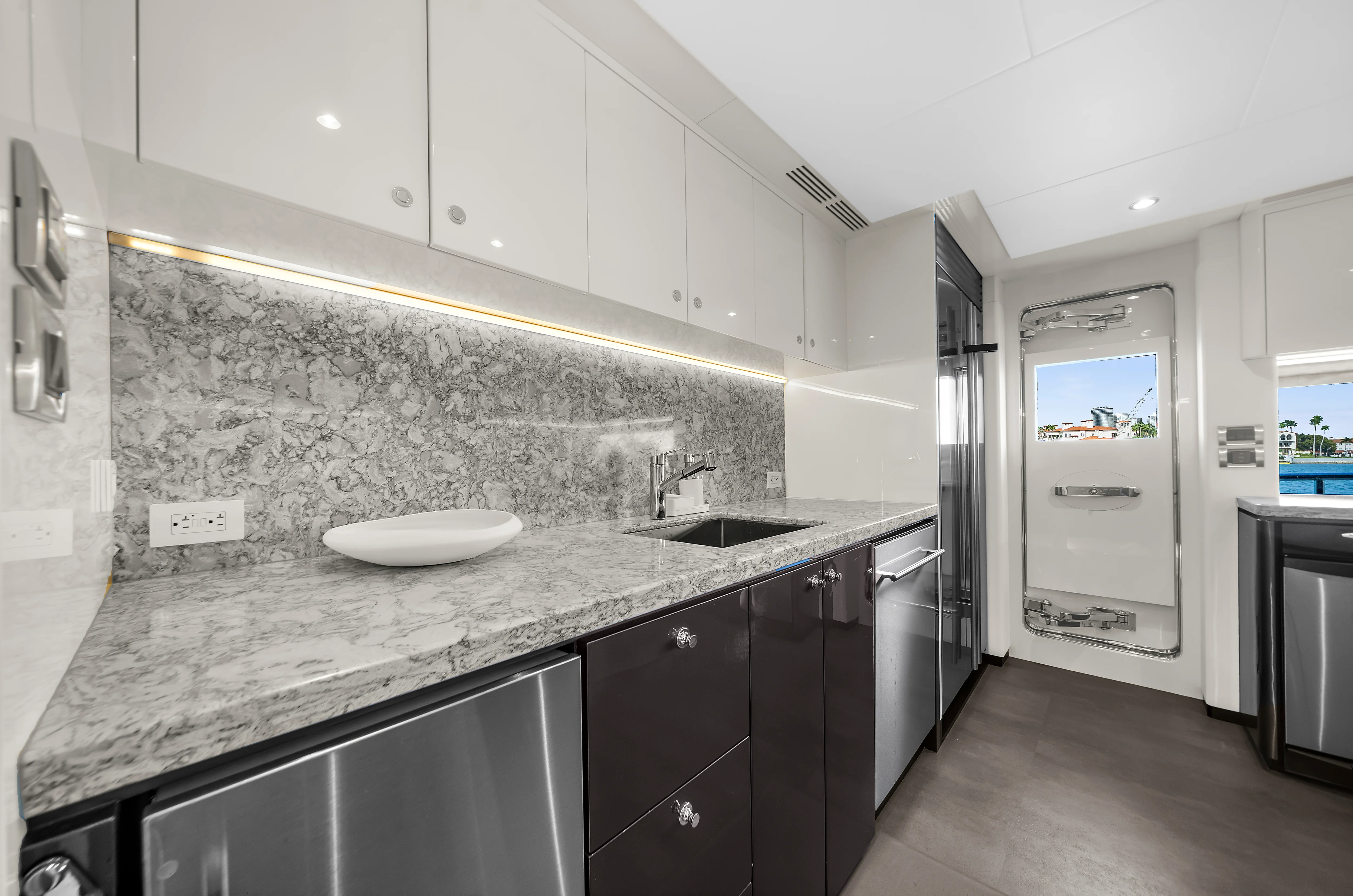 2024 Ocean Alexander 32 L Image Thumbnail #41