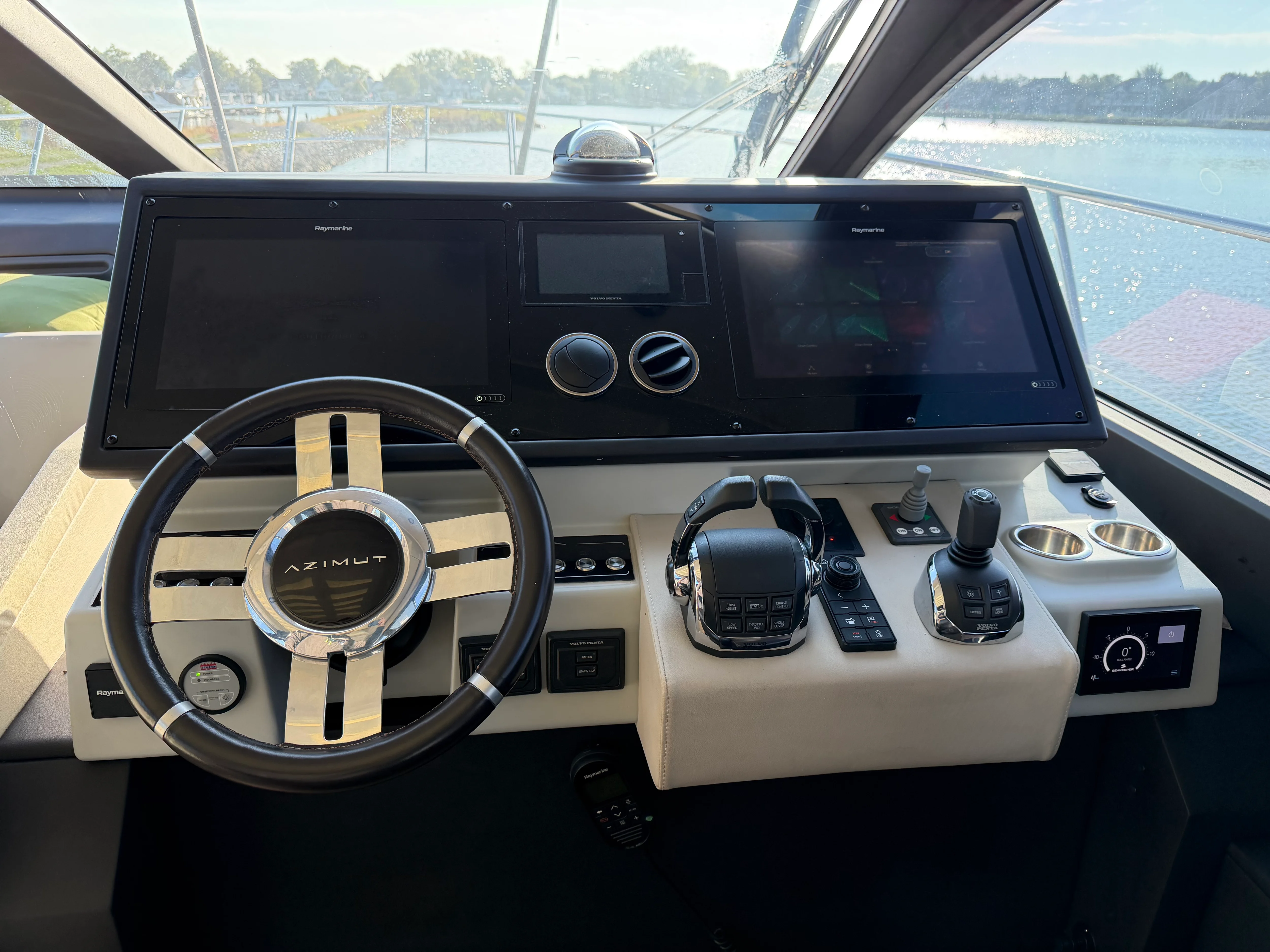 2019 Azimut S6 Image Thumbnail #24