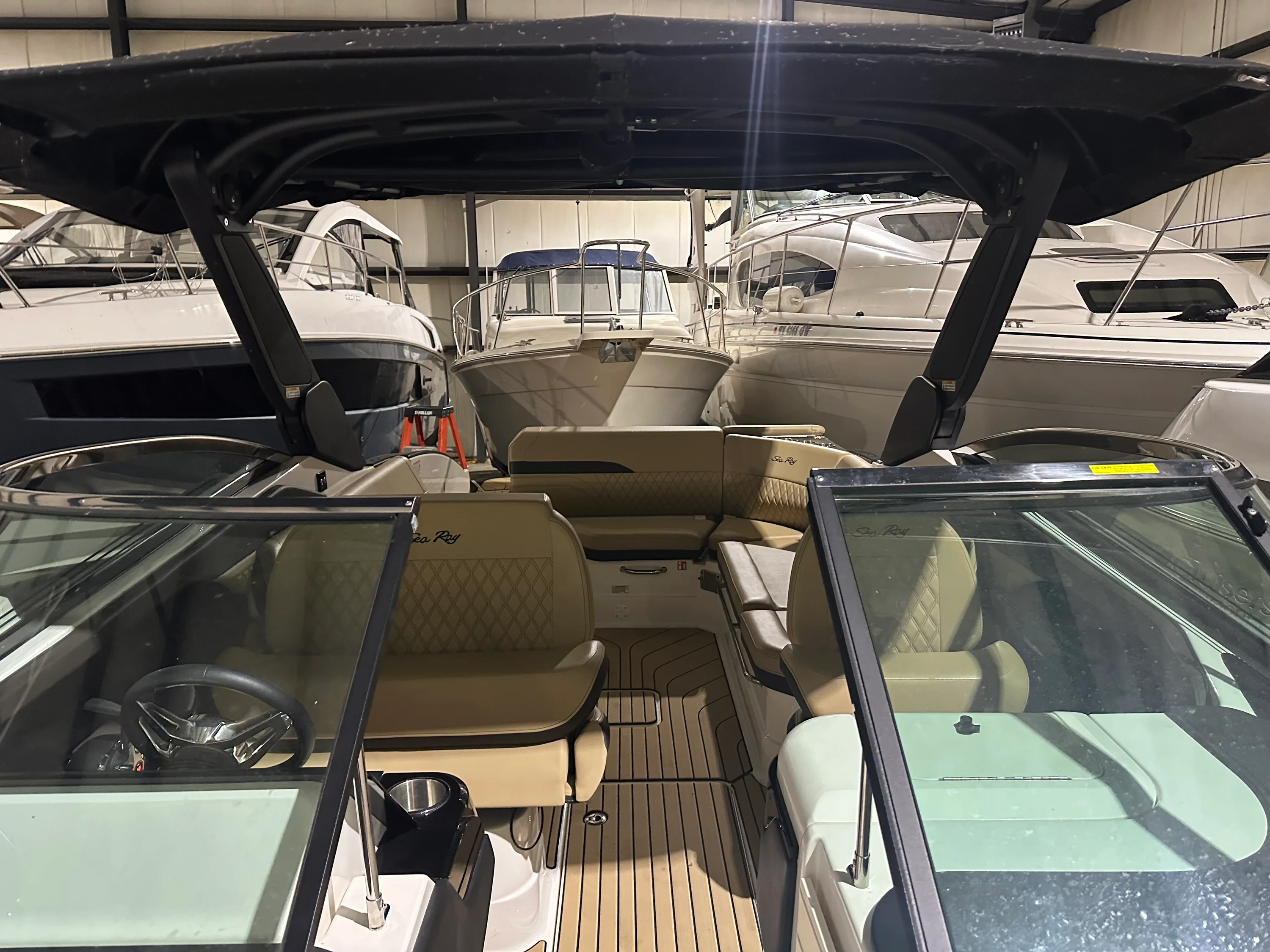 2025 Sea Ray SLX 280 Image Thumbnail #11