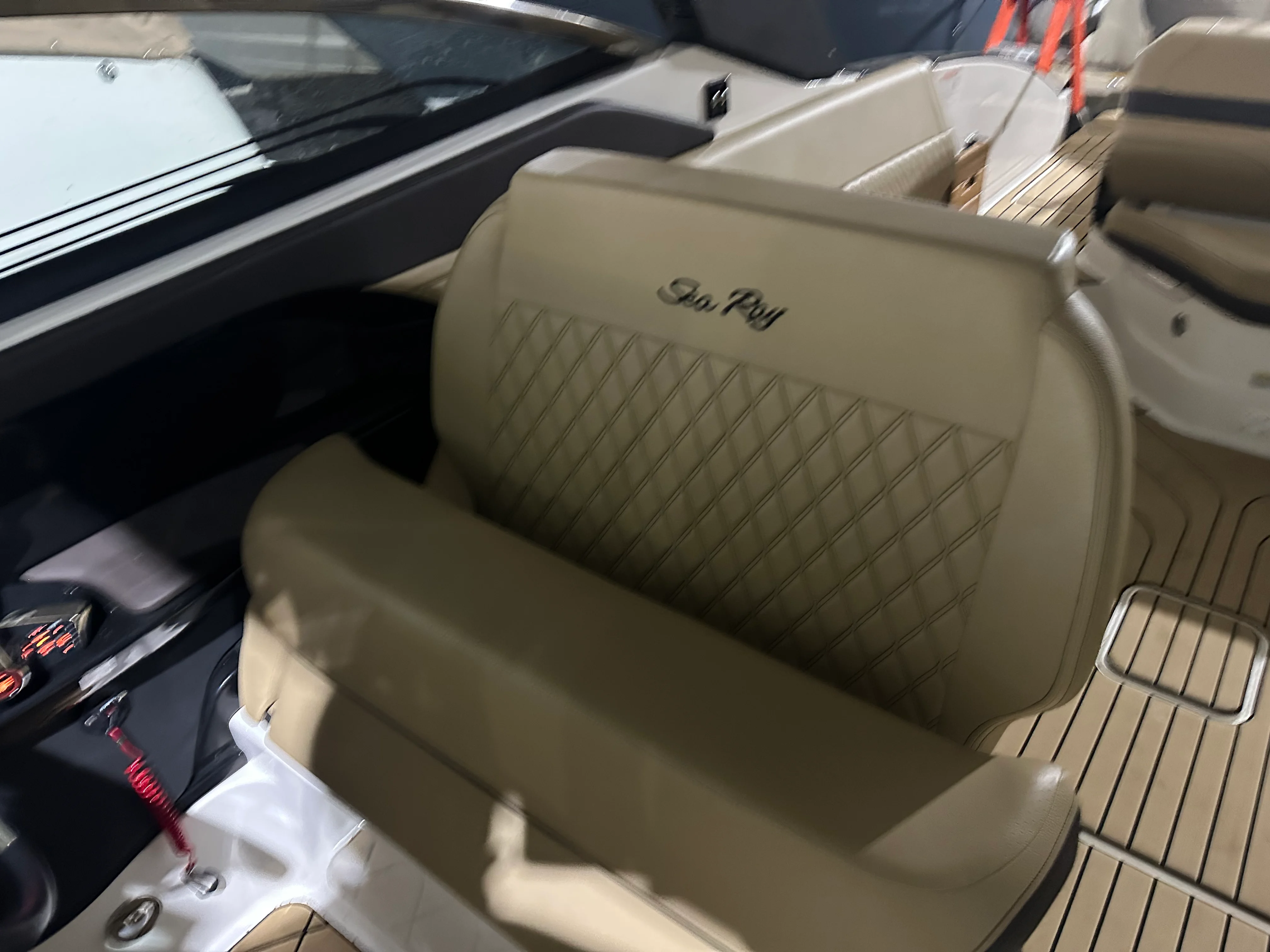 2025 Sea Ray SLX 280 Image Thumbnail #15