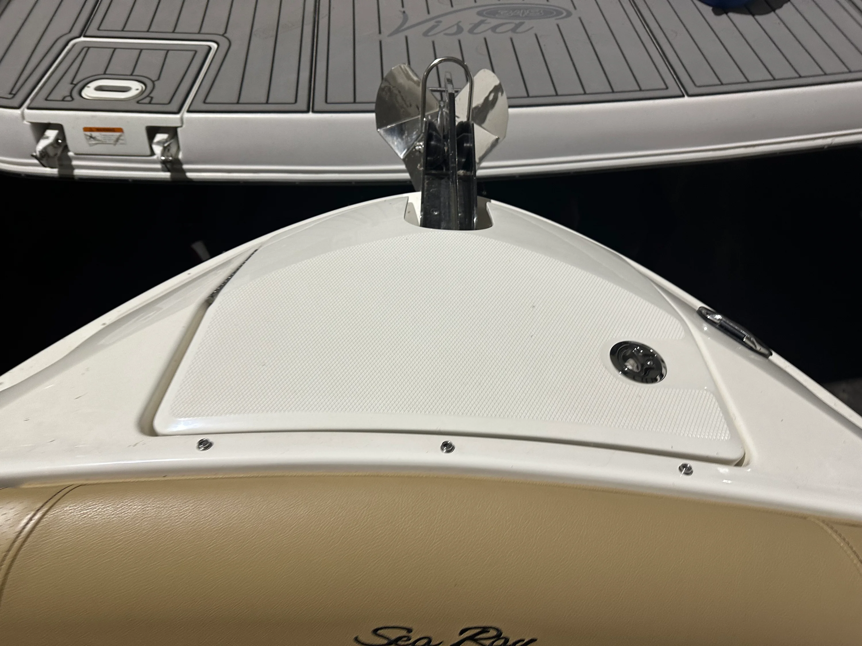 2025 Sea Ray SLX 280 Image Thumbnail #9