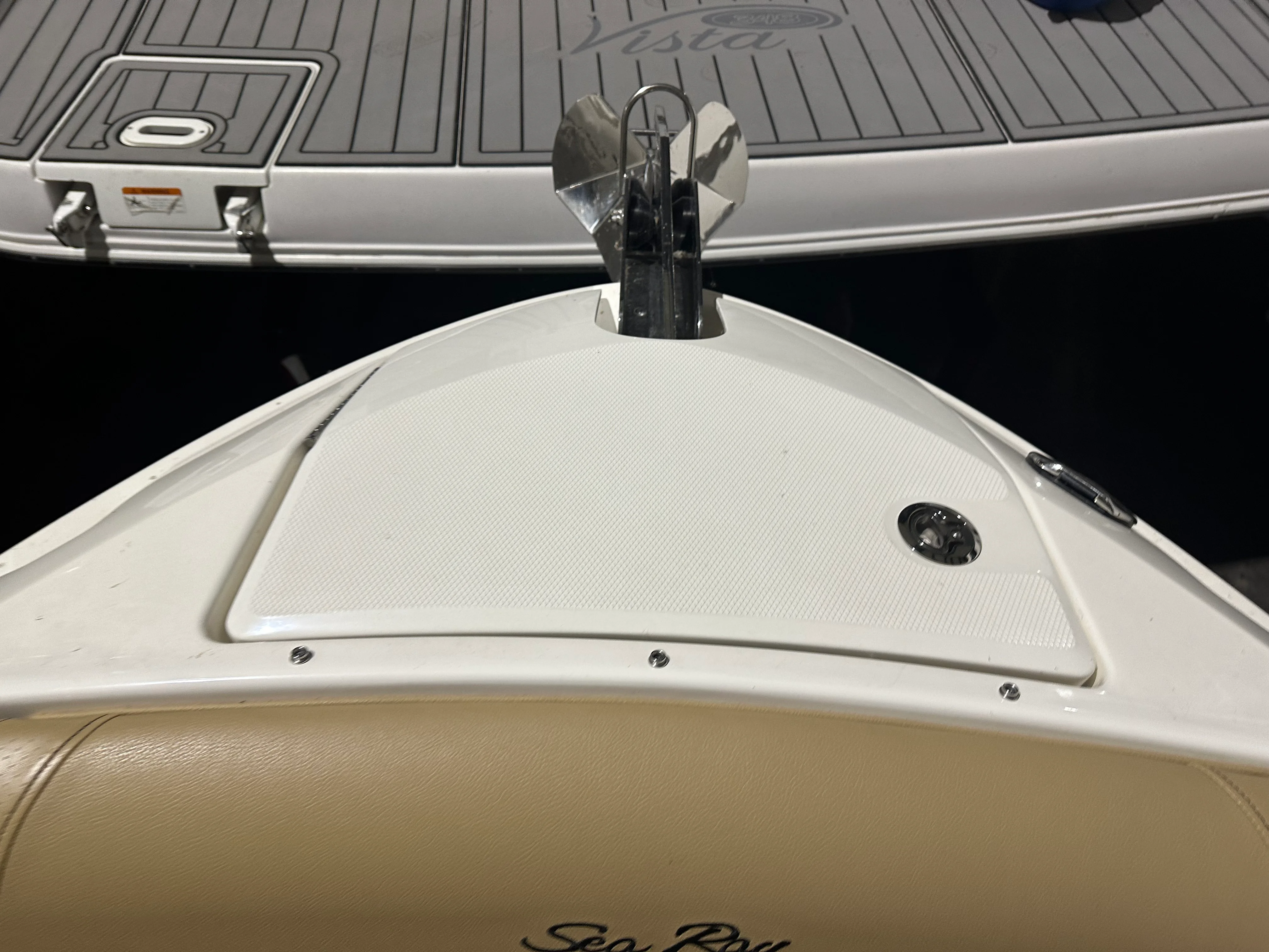 2025 Sea Ray SLX 280 Image Thumbnail #9