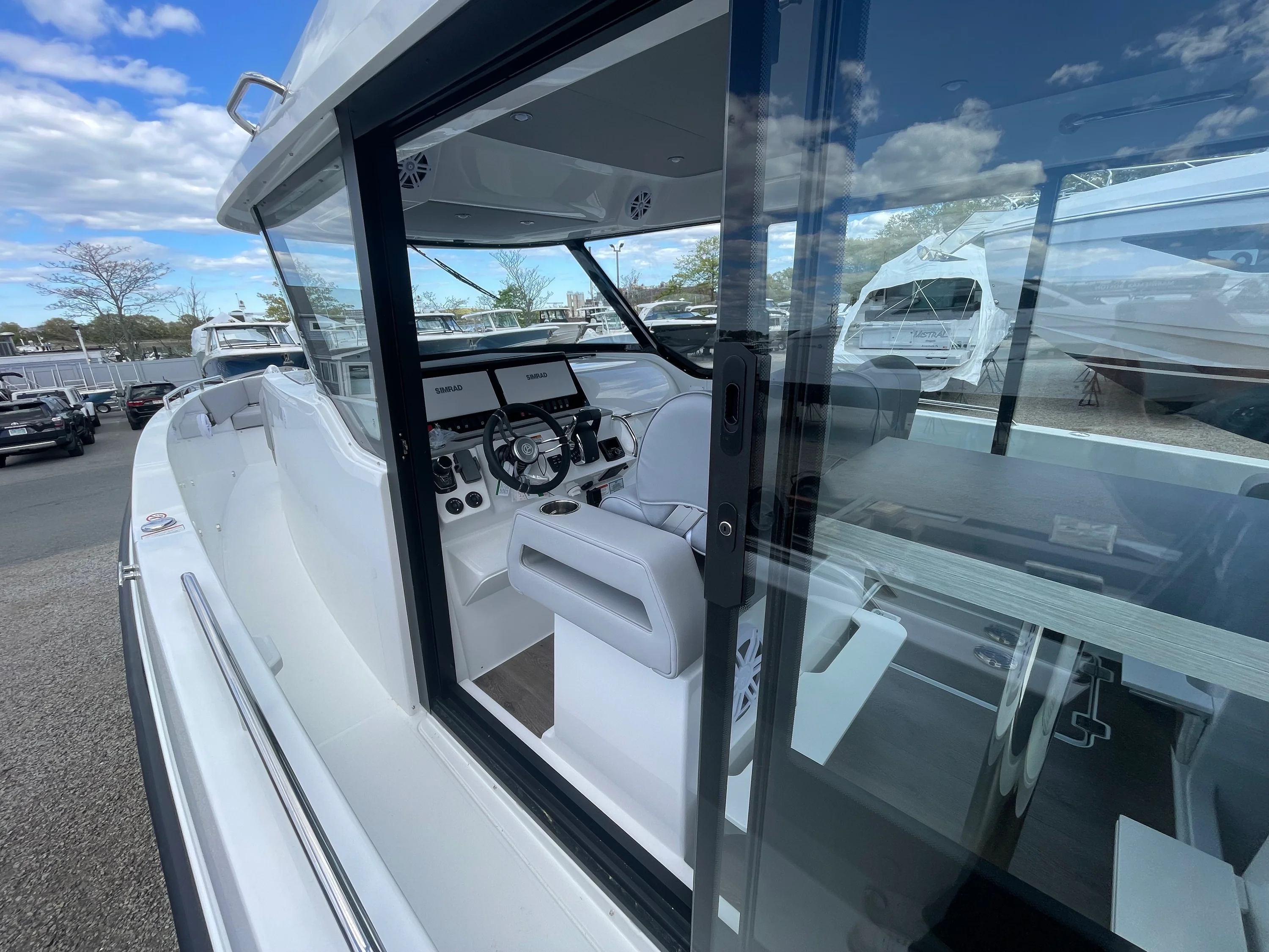 2026 Cruisers Yachts 38 VTR EC Image Thumbnail #4