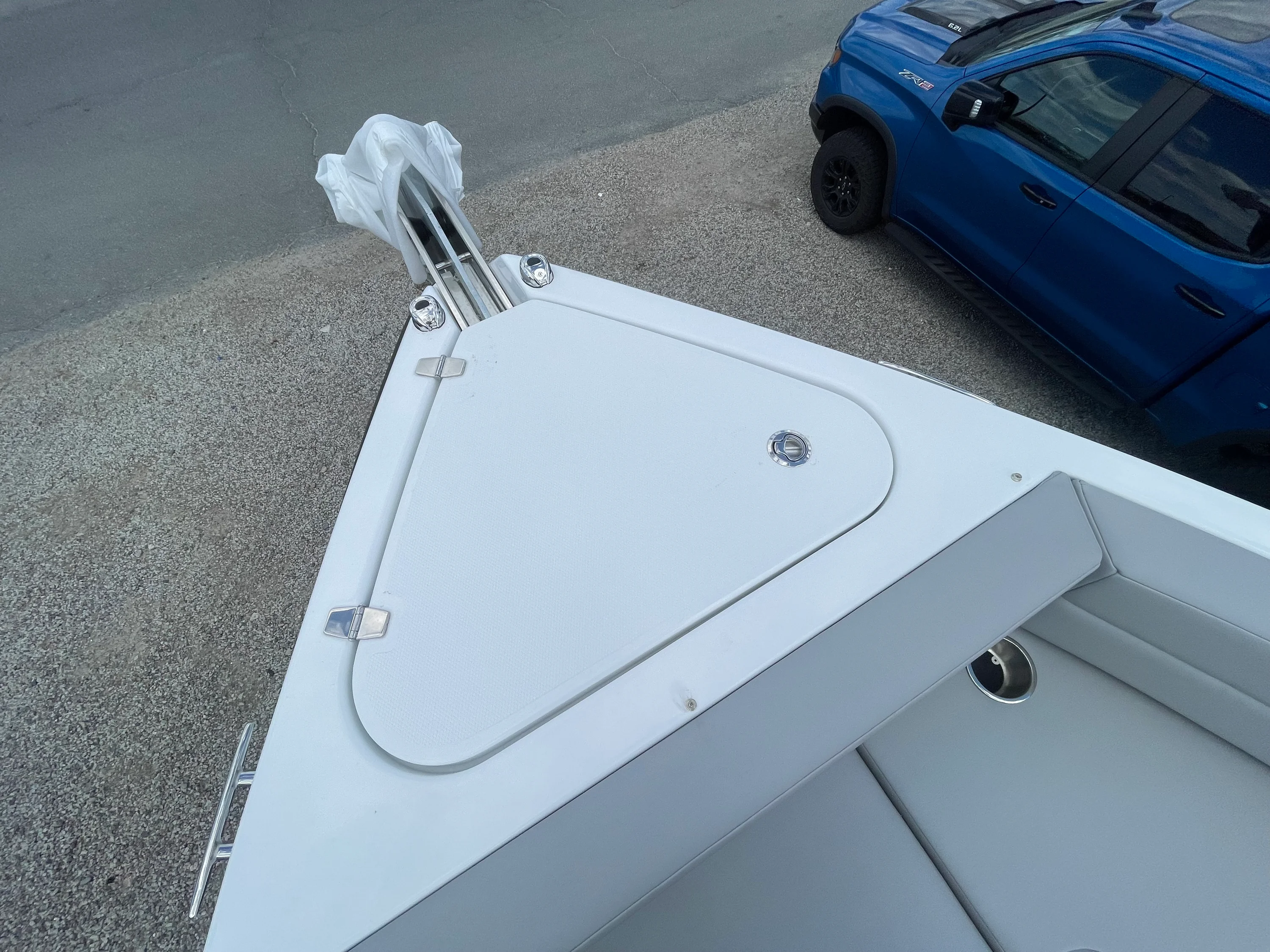 2026 Cruisers Yachts 38 VTR EC Image Thumbnail #22