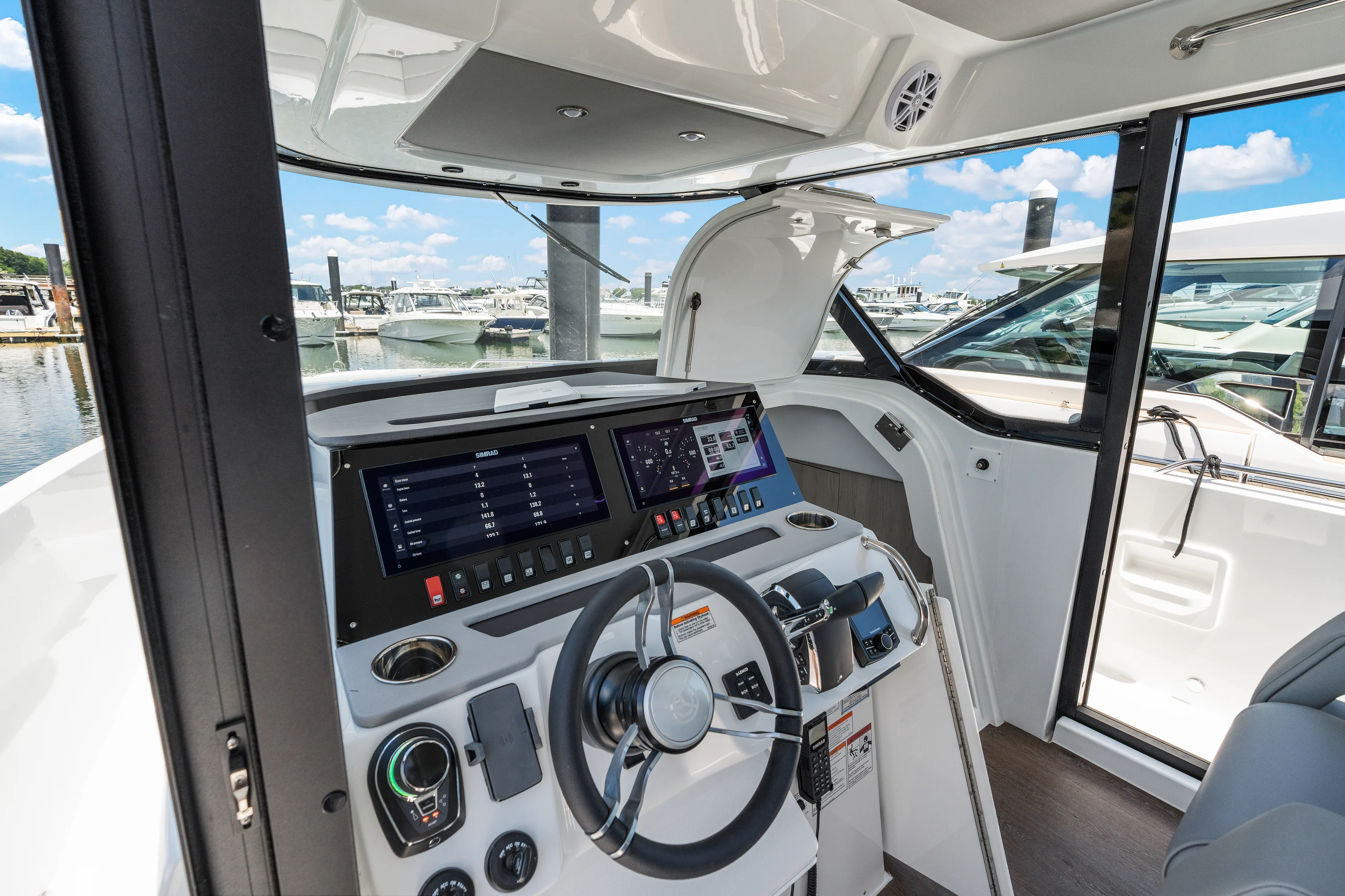 2026 Cruisers Yachts 38 VTR EC Image Thumbnail #22