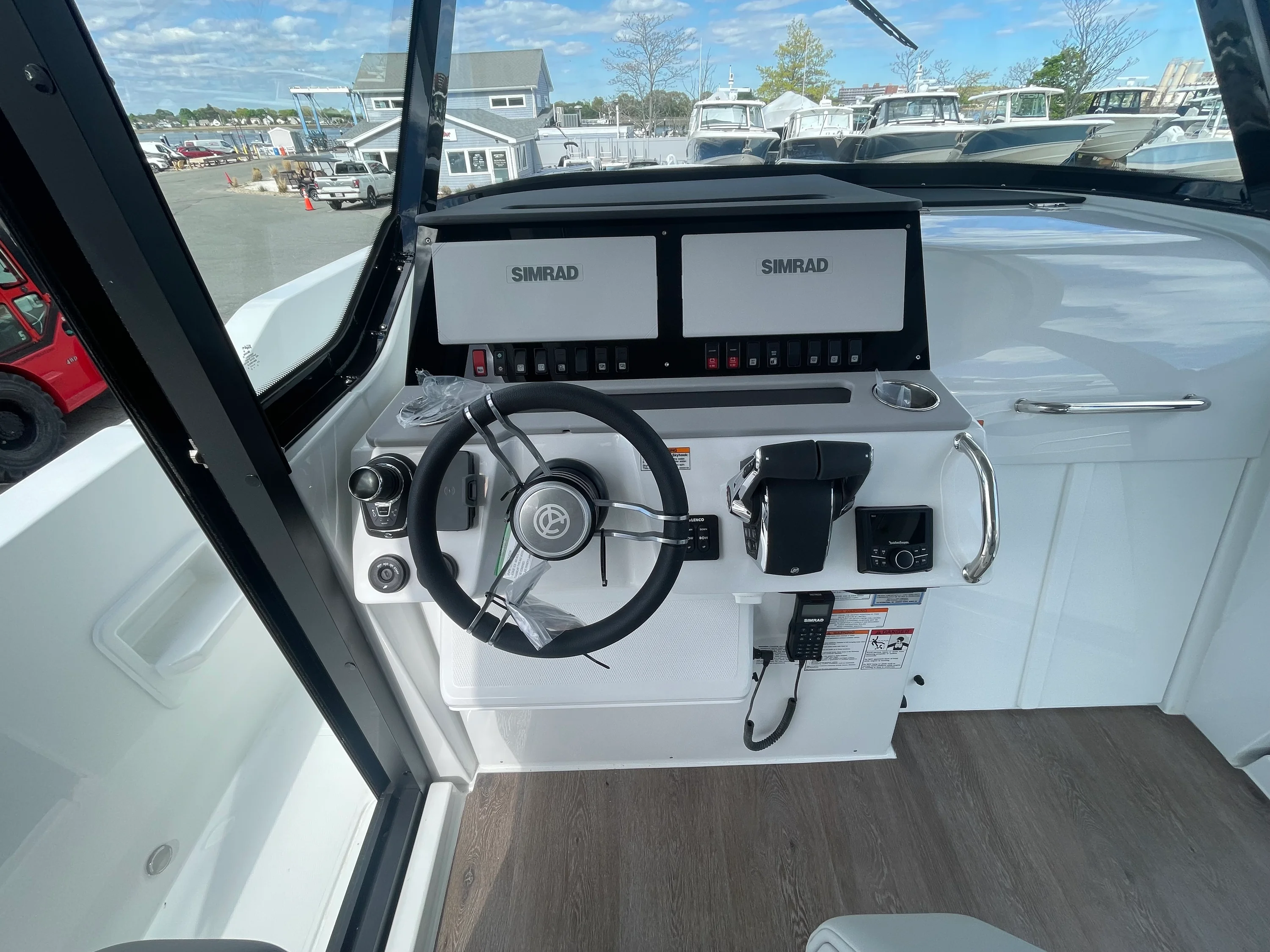 2026 Cruisers Yachts 38 VTR EC Image Thumbnail #11