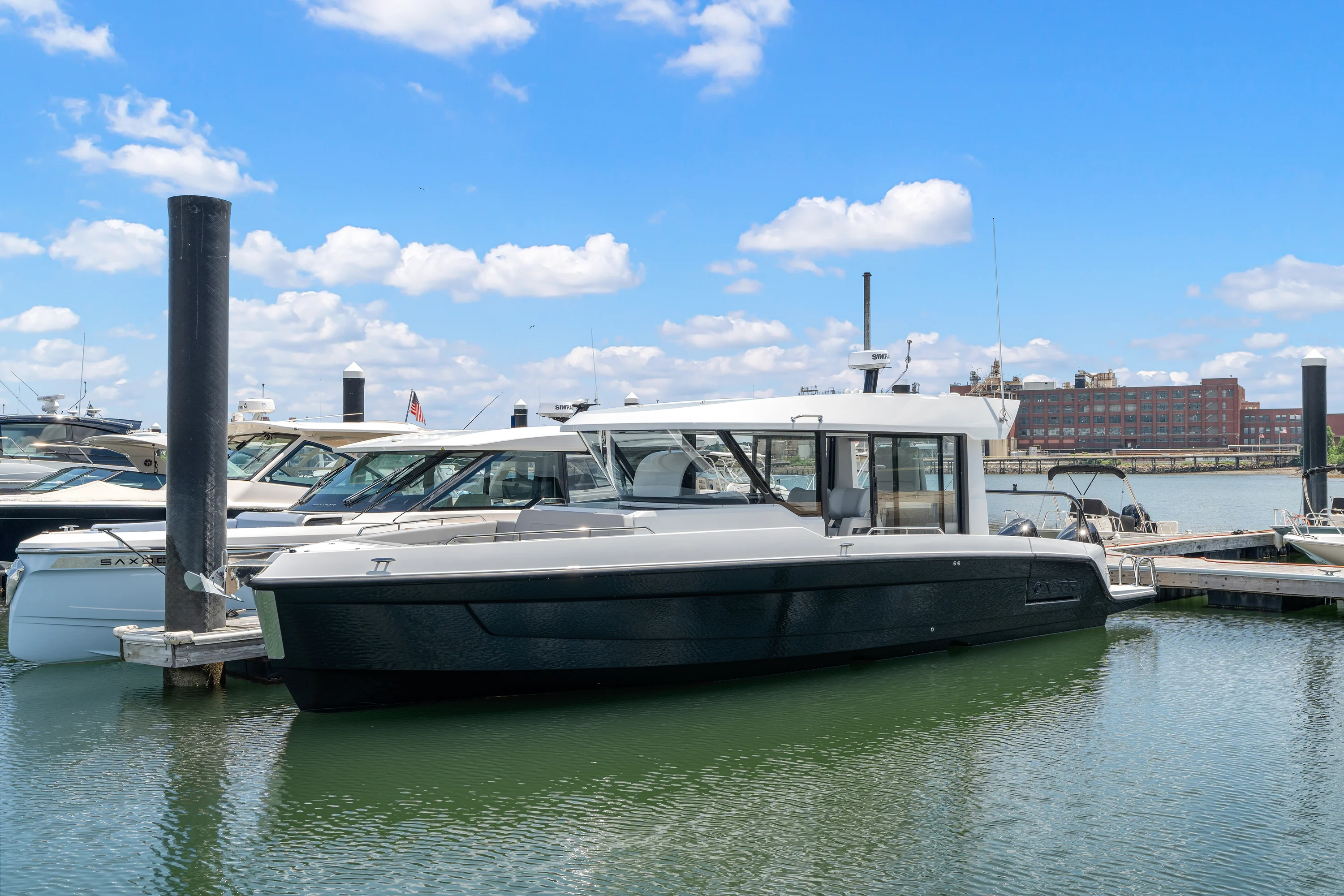 2026 Cruisers Yachts 38 VTR EC Image Thumbnail #4