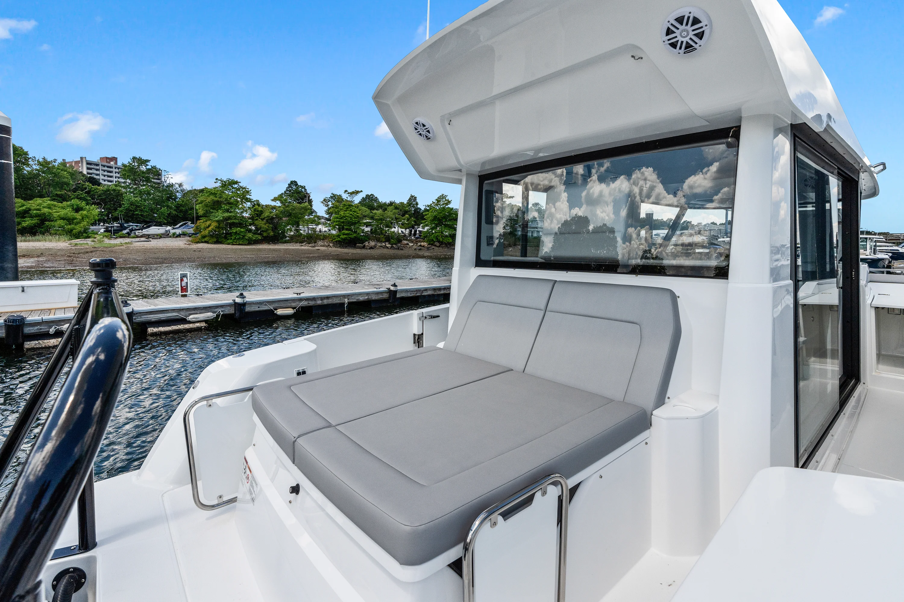 2026 Cruisers Yachts 38 VTR EC Image Thumbnail #9