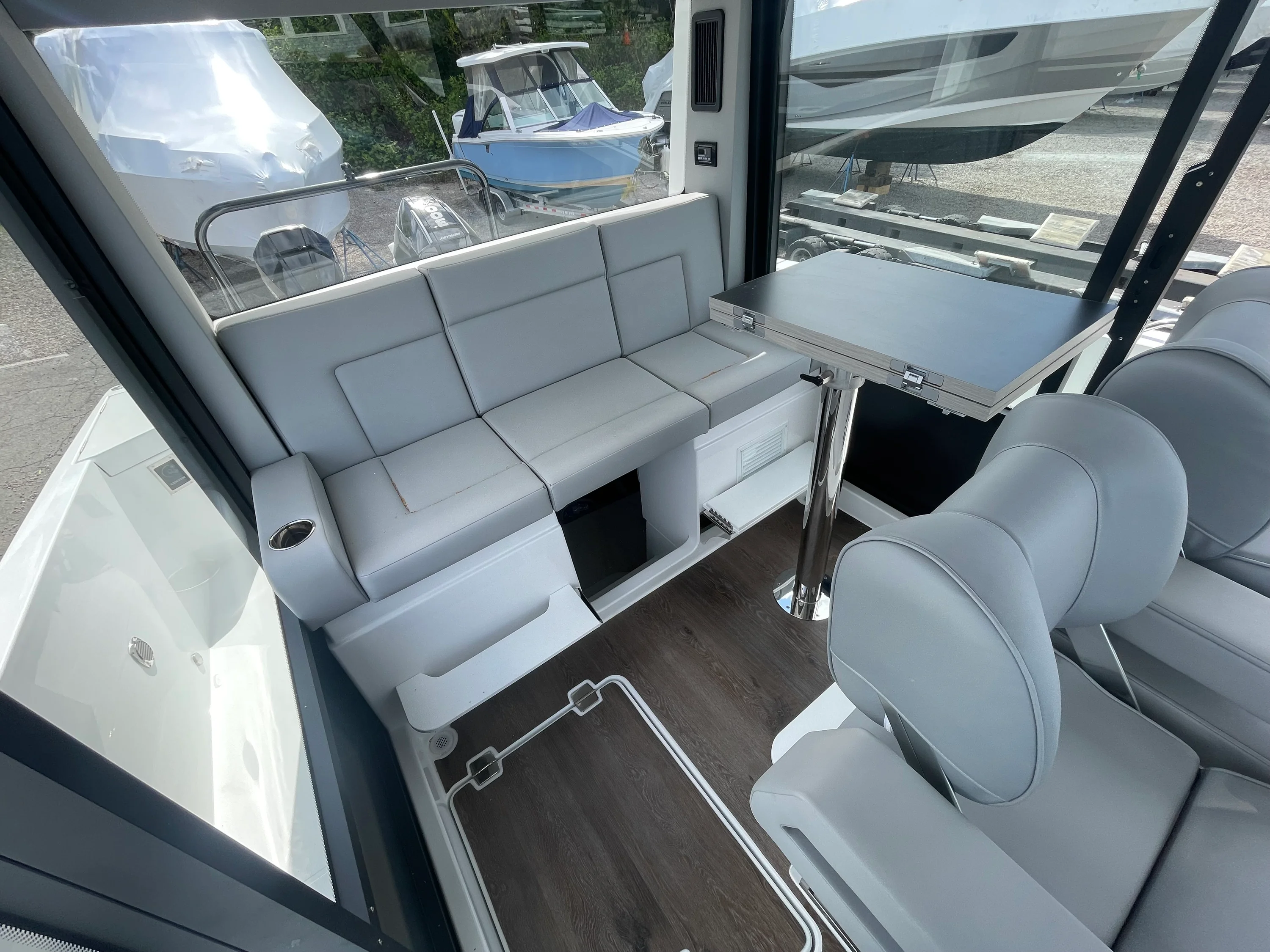 2026 Cruisers Yachts 38 VTR EC Image Thumbnail #7